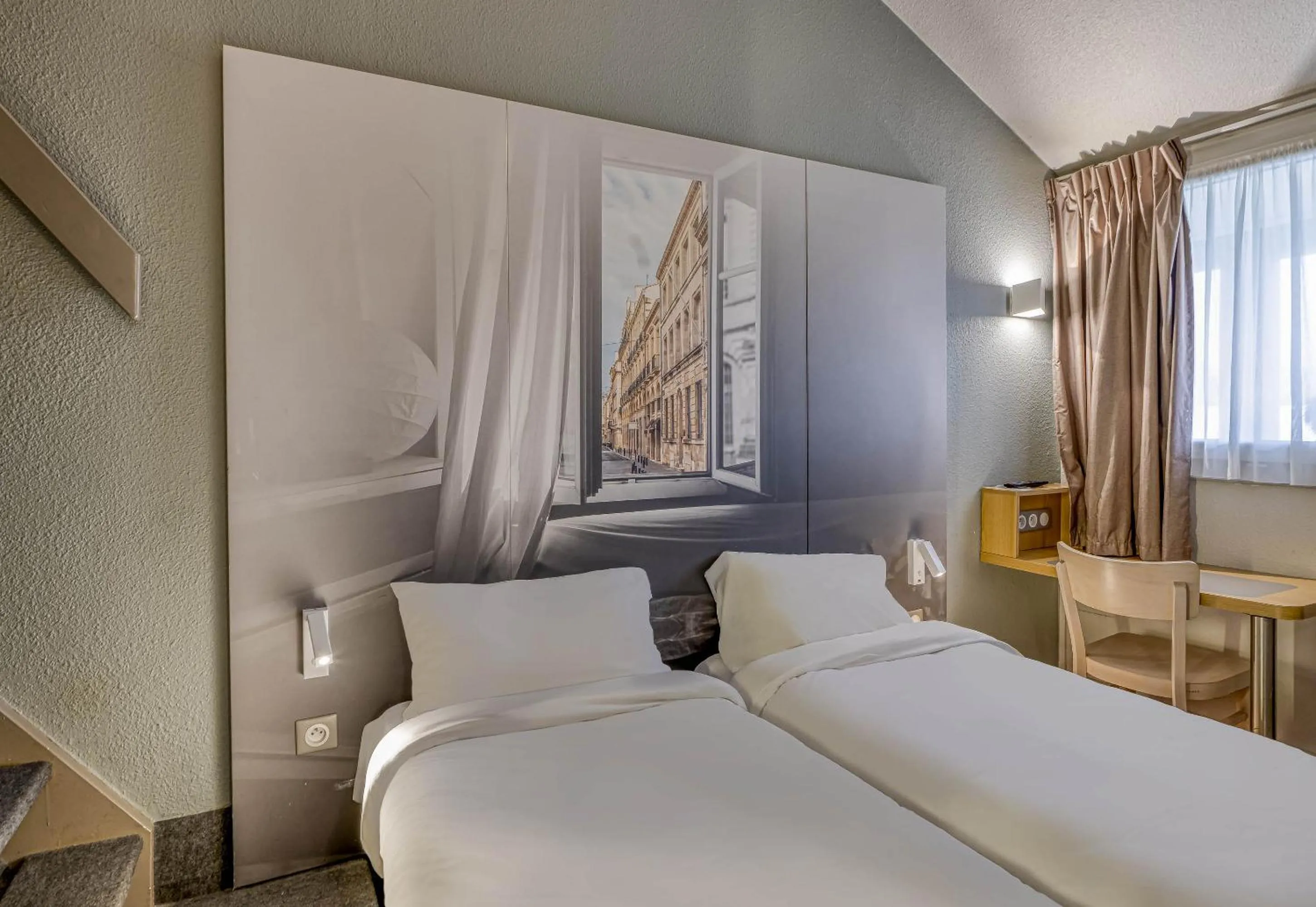 Bedroom, Bed in B&B HOTEL Bordeaux Mérignac Hôtel de Ville