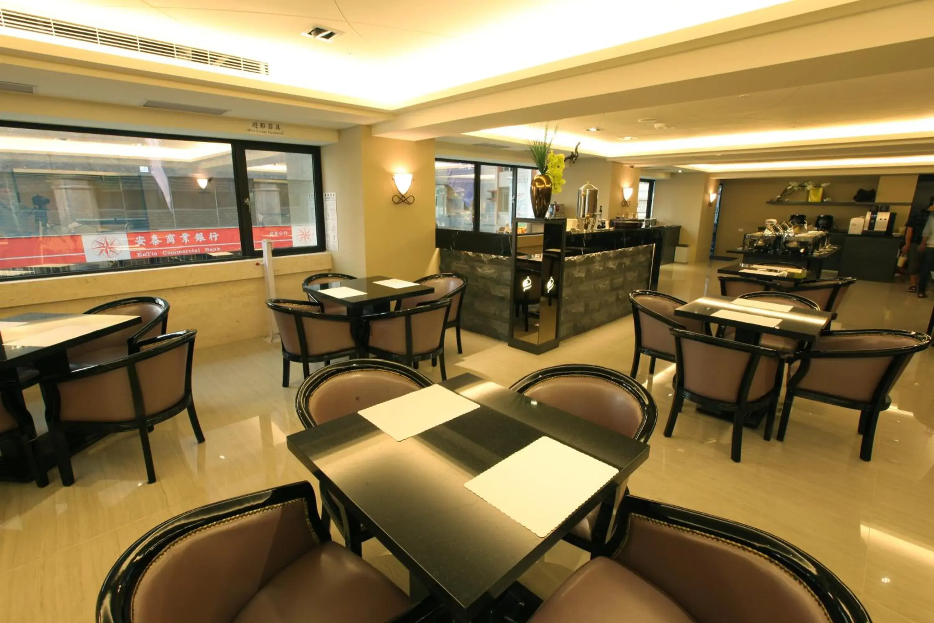 Restaurant/places to eat in Nest Hotel Restaurant/places to eat in Nest Hotel