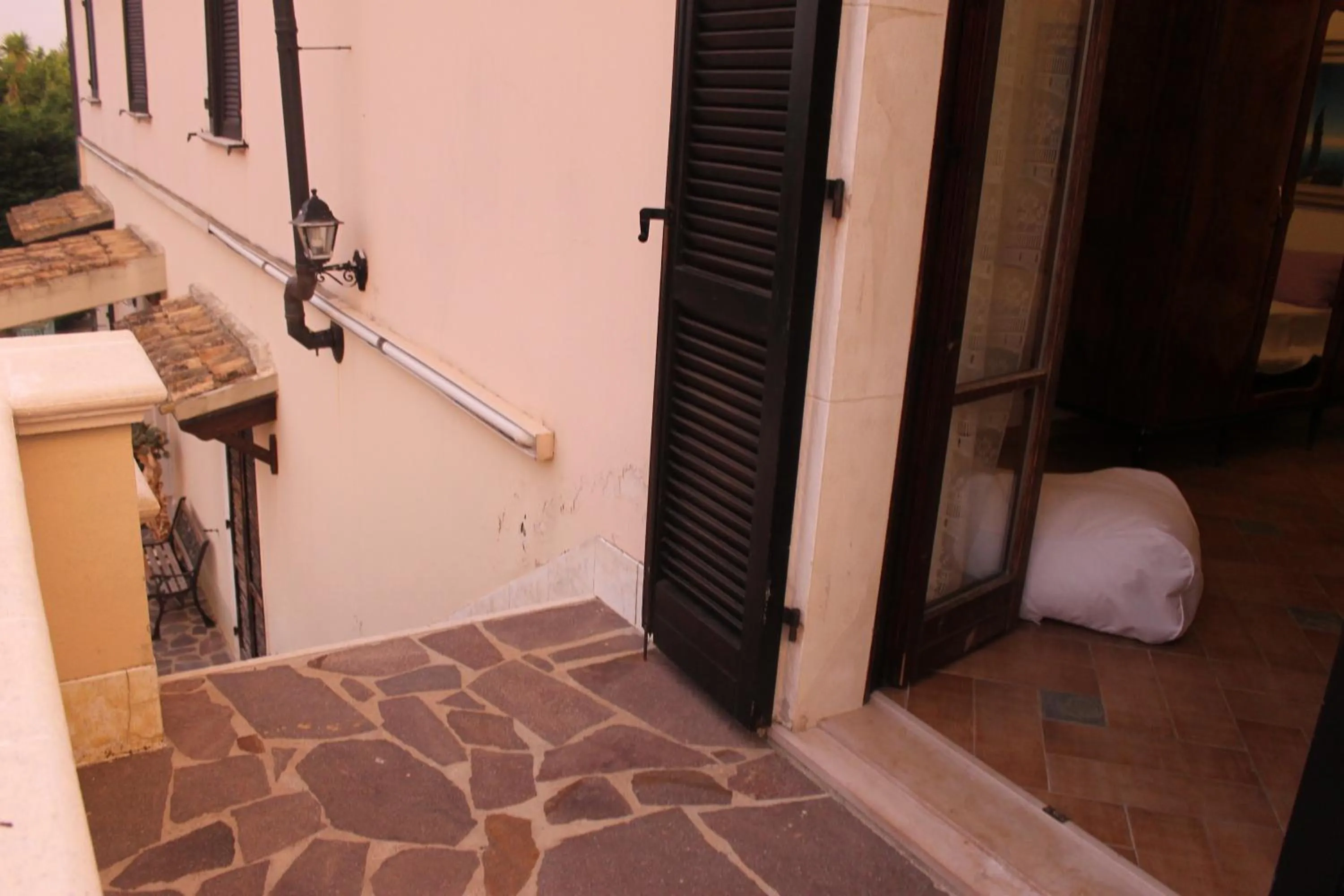 Balcony/Terrace in Sinilù B&B
