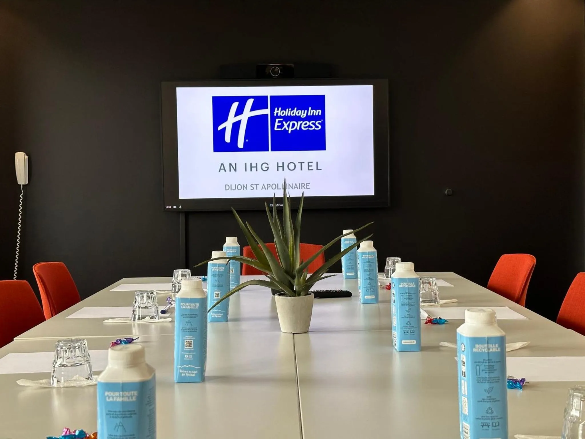 Meeting/conference room in Holiday Inn Express Dijon by IHG