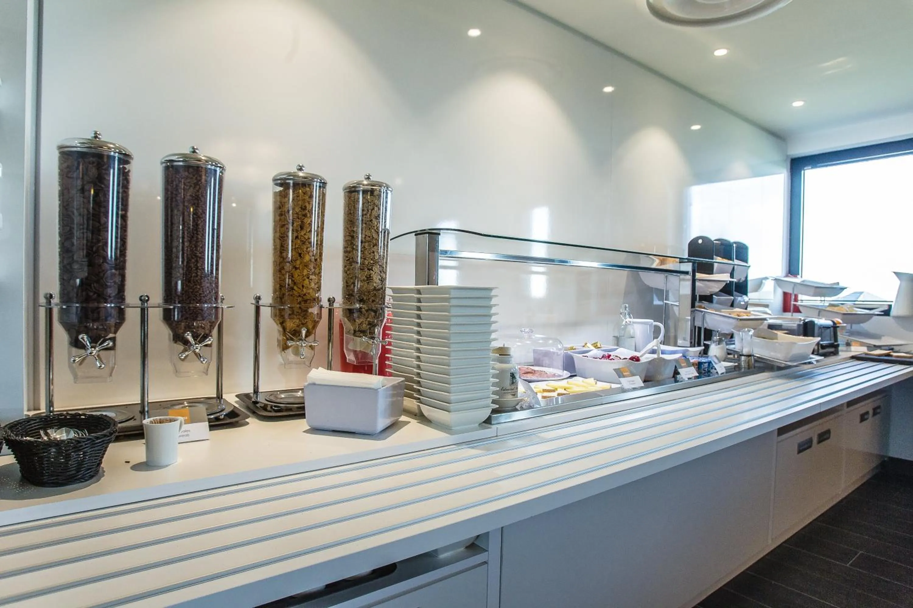 Breakfast in Holiday Inn Express Dijon by IHG