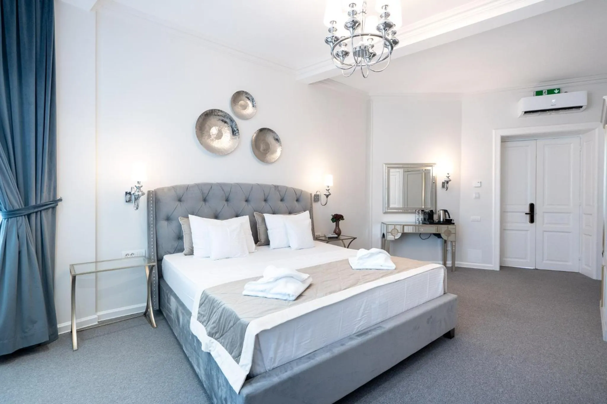 Bed in HIGHLINE DOWNTOWN ApartHotel OLDTOWN UNIRII SQUARE