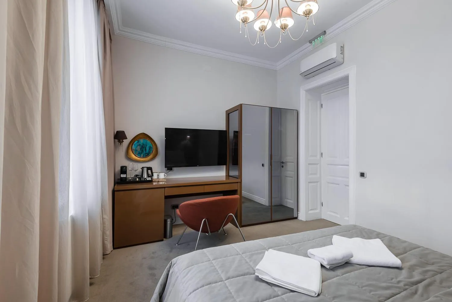 Bed in HIGHLINE DOWNTOWN ApartHotel OLDTOWN UNIRII SQUARE