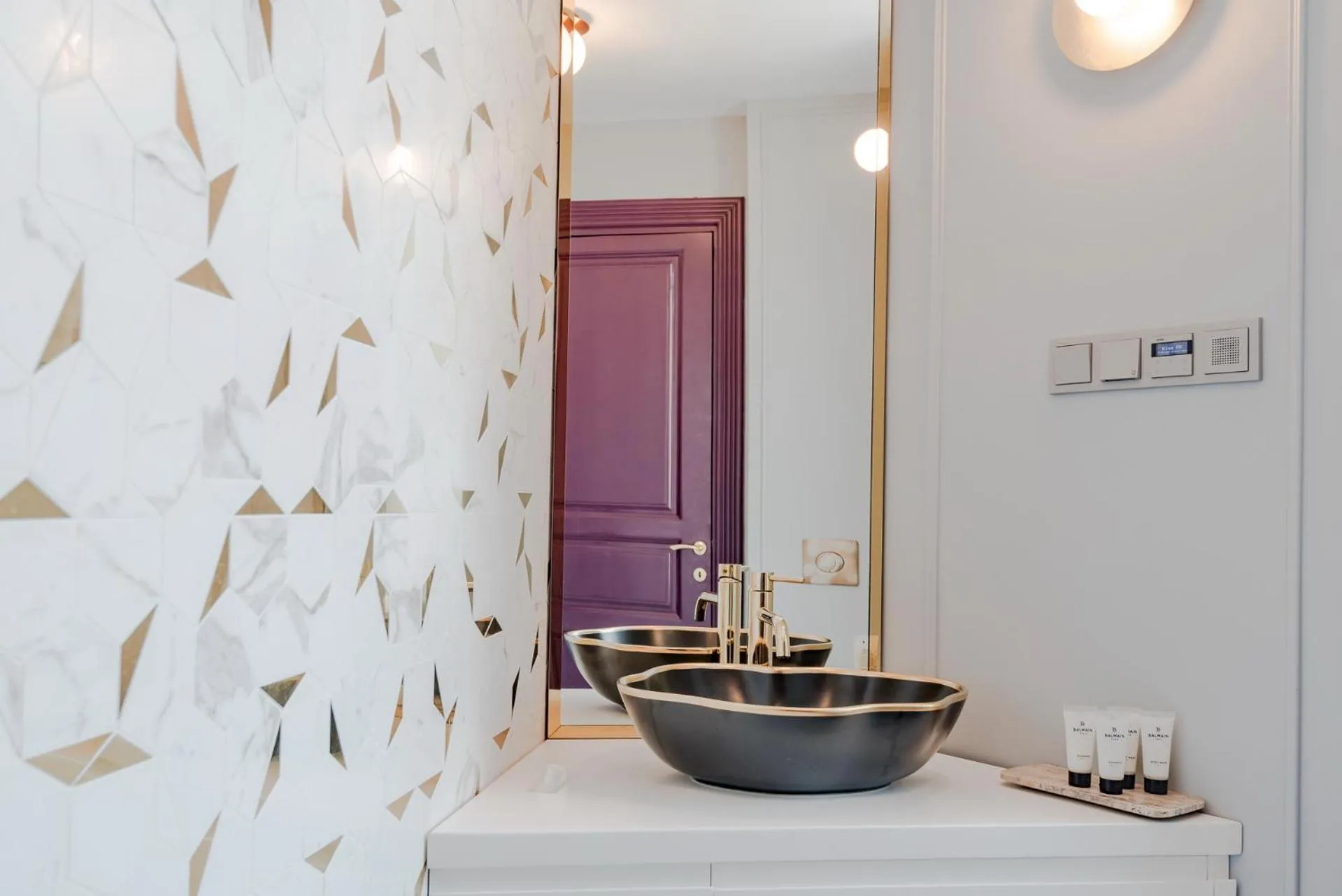 Bathroom in HIGHLINE DOWNTOWN ApartHotel OLDTOWN UNIRII SQUARE