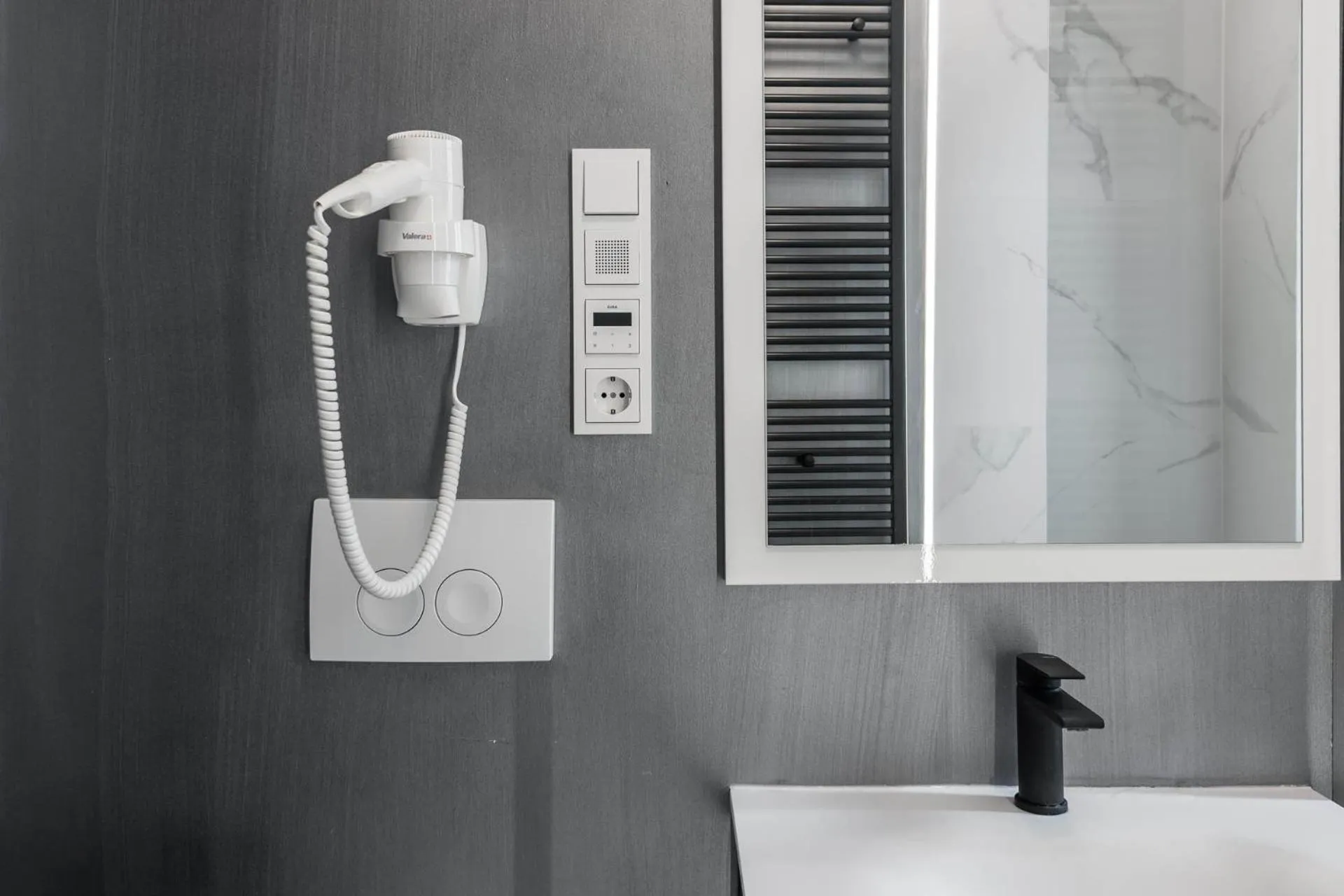 Bathroom in HIGHLINE DOWNTOWN ApartHotel OLDTOWN UNIRII SQUARE