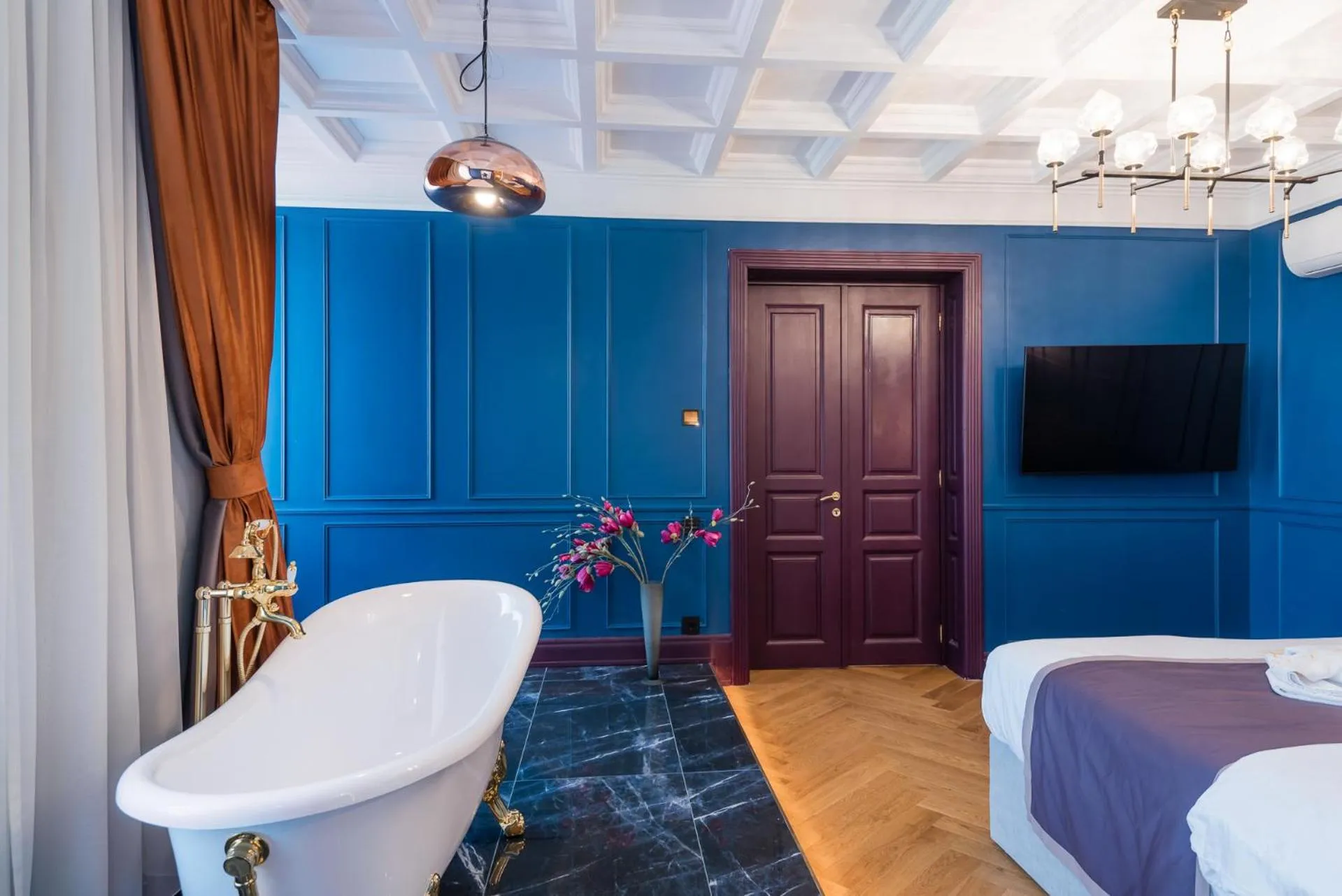 Bed in HIGHLINE DOWNTOWN ApartHotel OLDTOWN UNIRII SQUARE