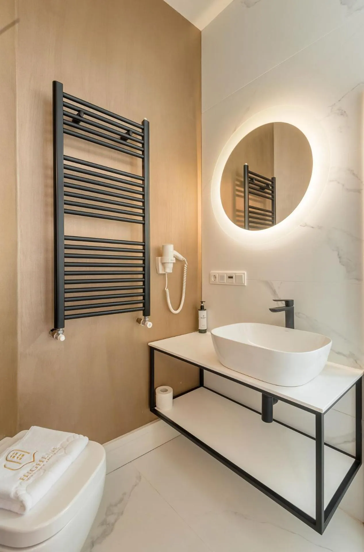 Bathroom in HIGHLINE DOWNTOWN ApartHotel OLDTOWN UNIRII SQUARE