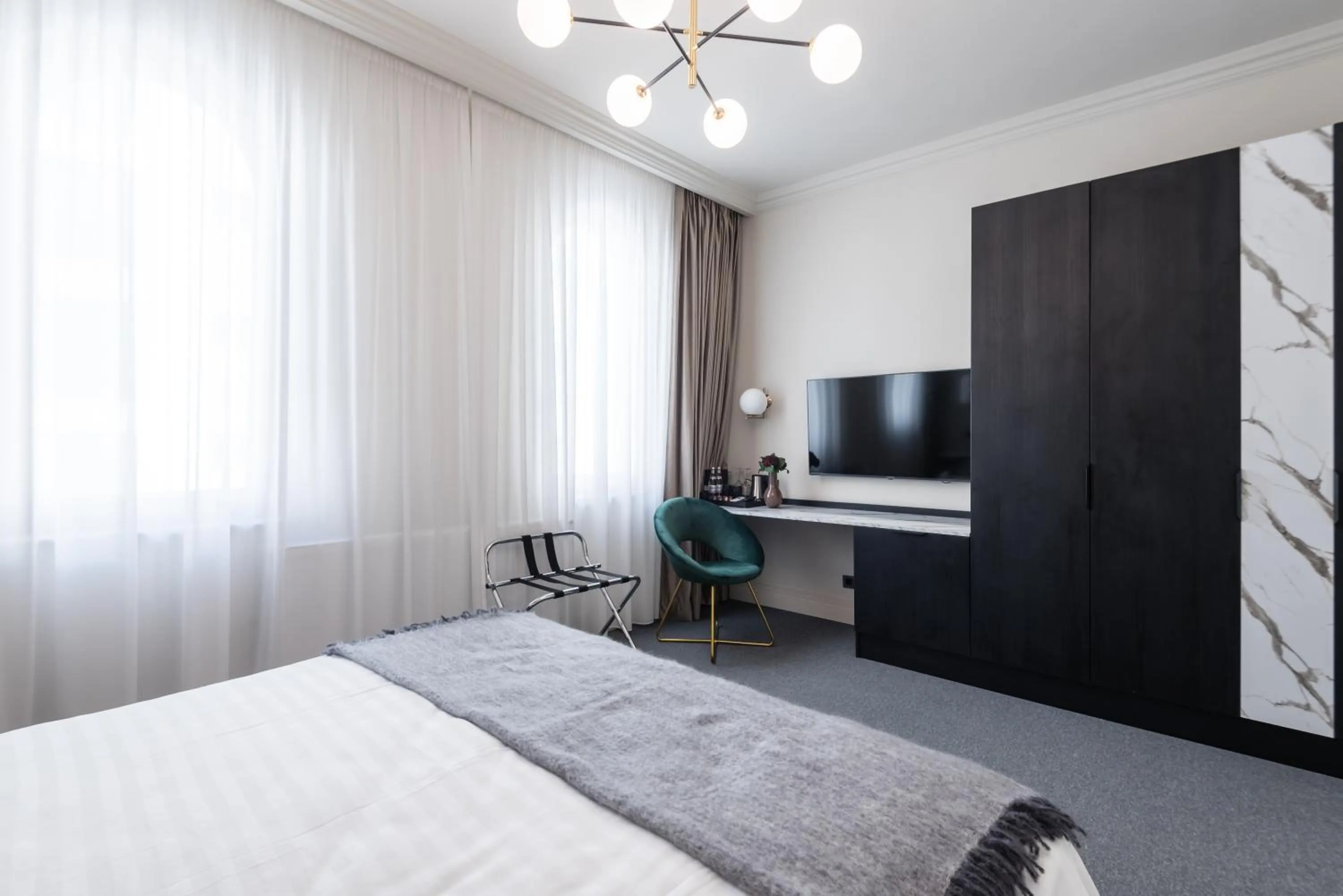 Bed in HIGHLINE DOWNTOWN ApartHotel OLDTOWN UNIRII SQUARE