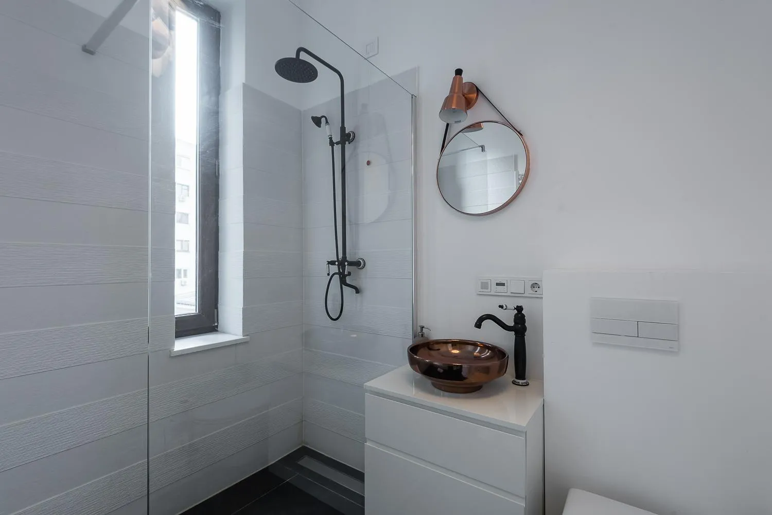 Shower in HIGHLINE DOWNTOWN ApartHotel OLDTOWN UNIRII SQUARE