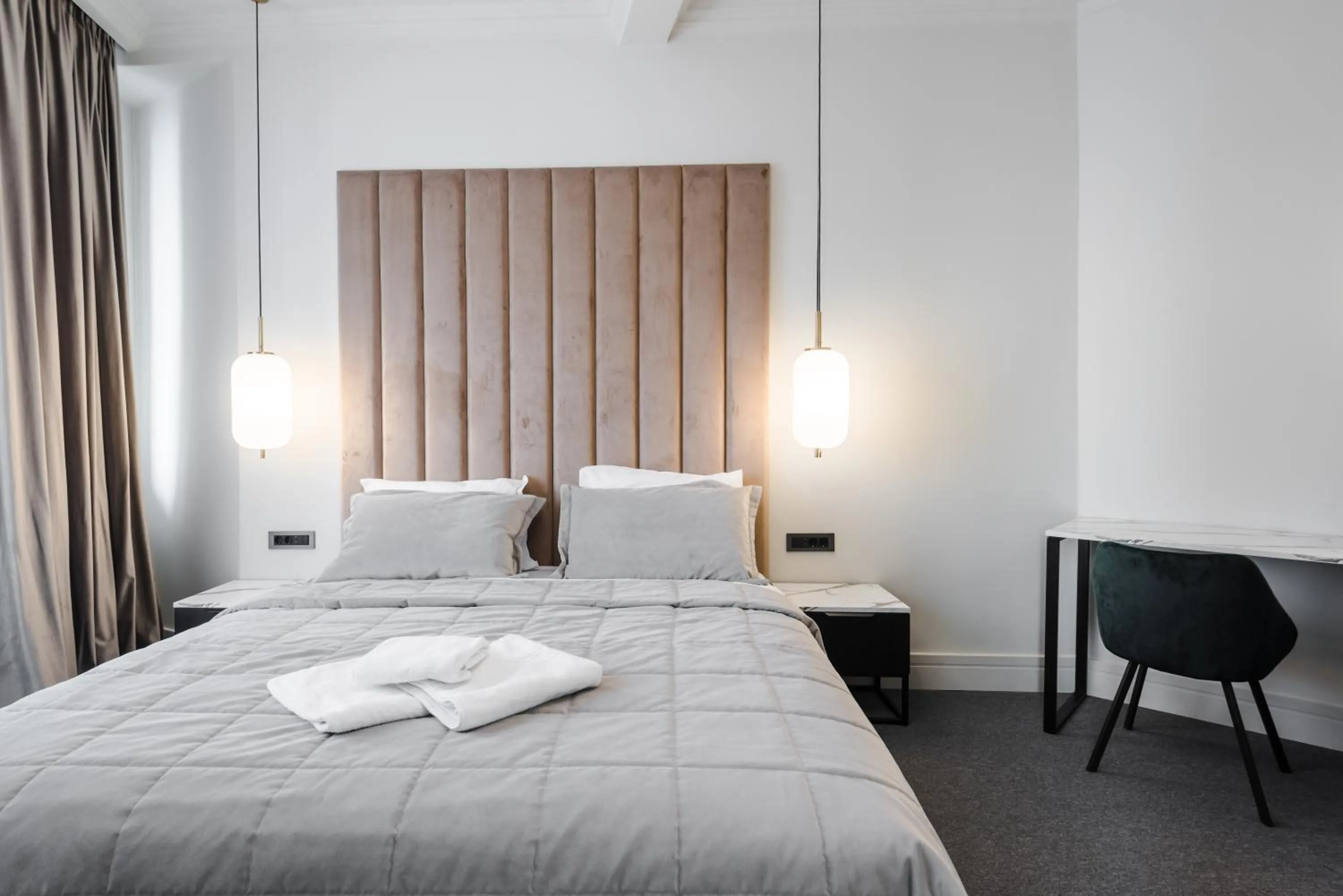 Bed in HIGHLINE DOWNTOWN ApartHotel OLDTOWN UNIRII SQUARE