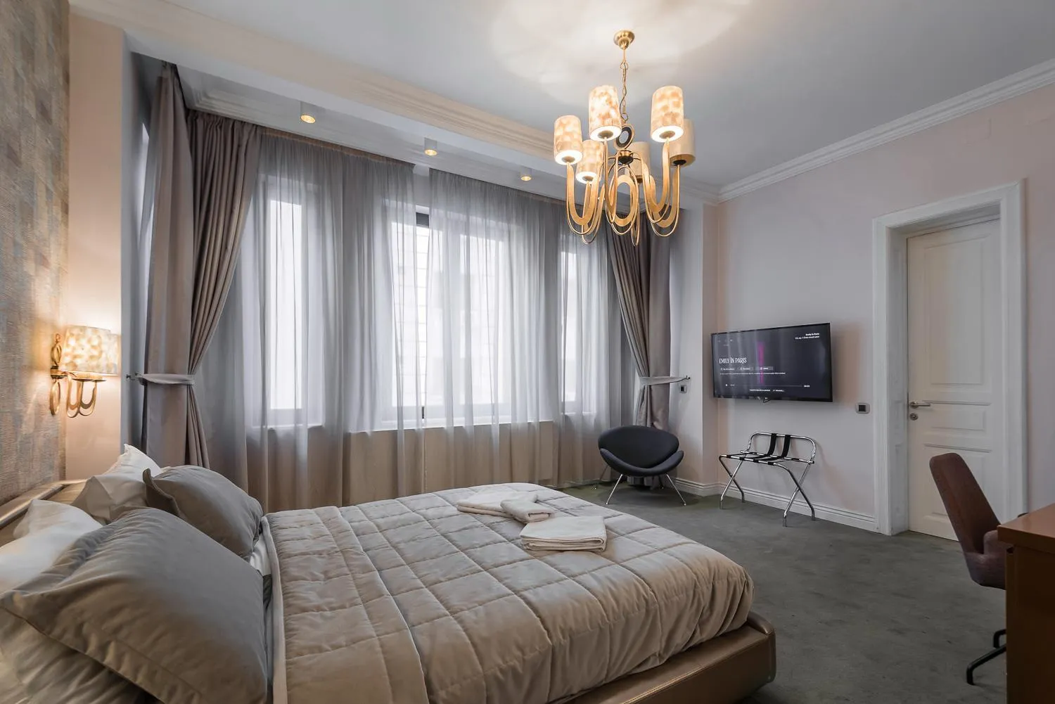 TV and multimedia, Bed in HIGHLINE DOWNTOWN ApartHotel OLDTOWN UNIRII SQUARE