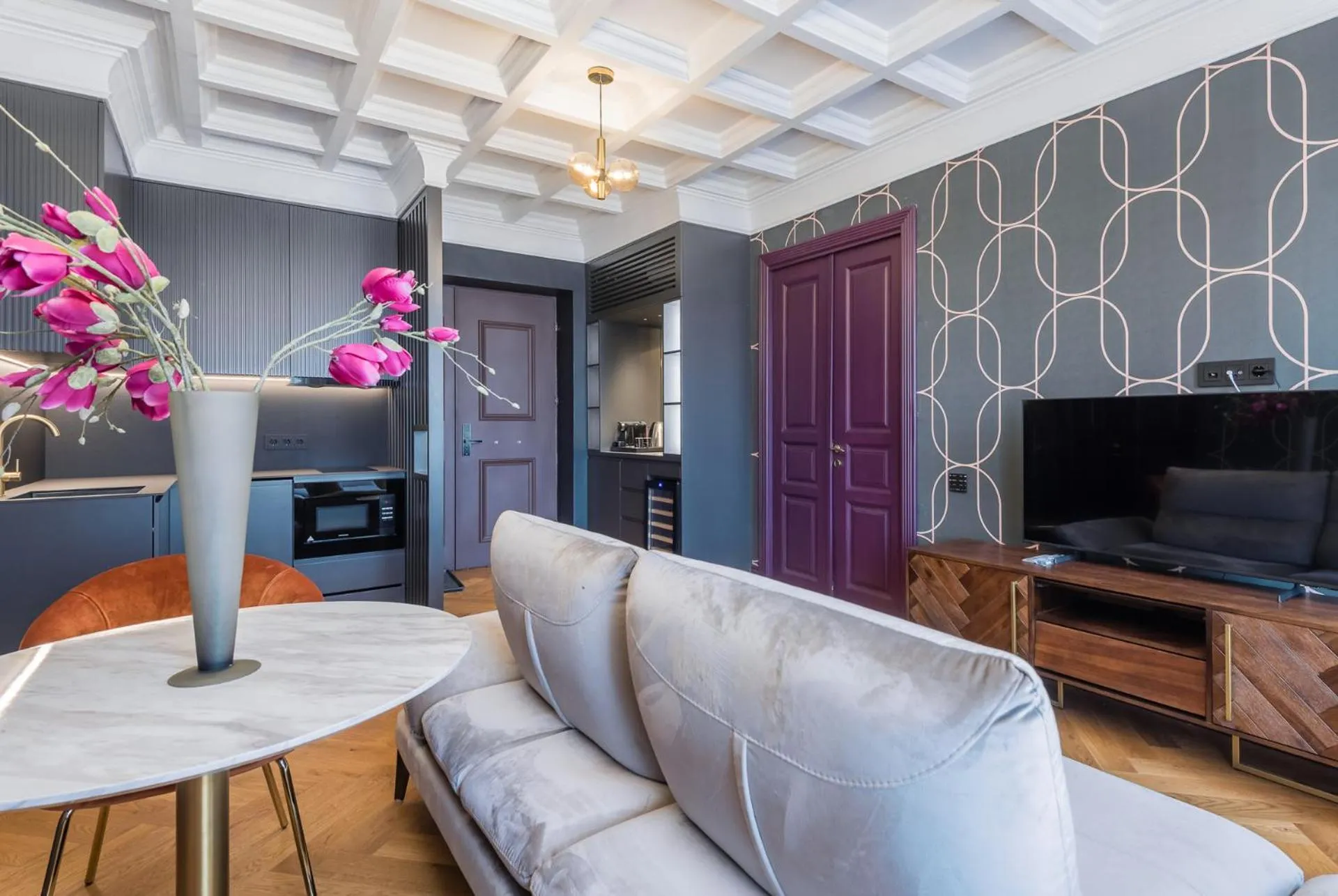 Living room in HIGHLINE DOWNTOWN ApartHotel OLDTOWN UNIRII SQUARE