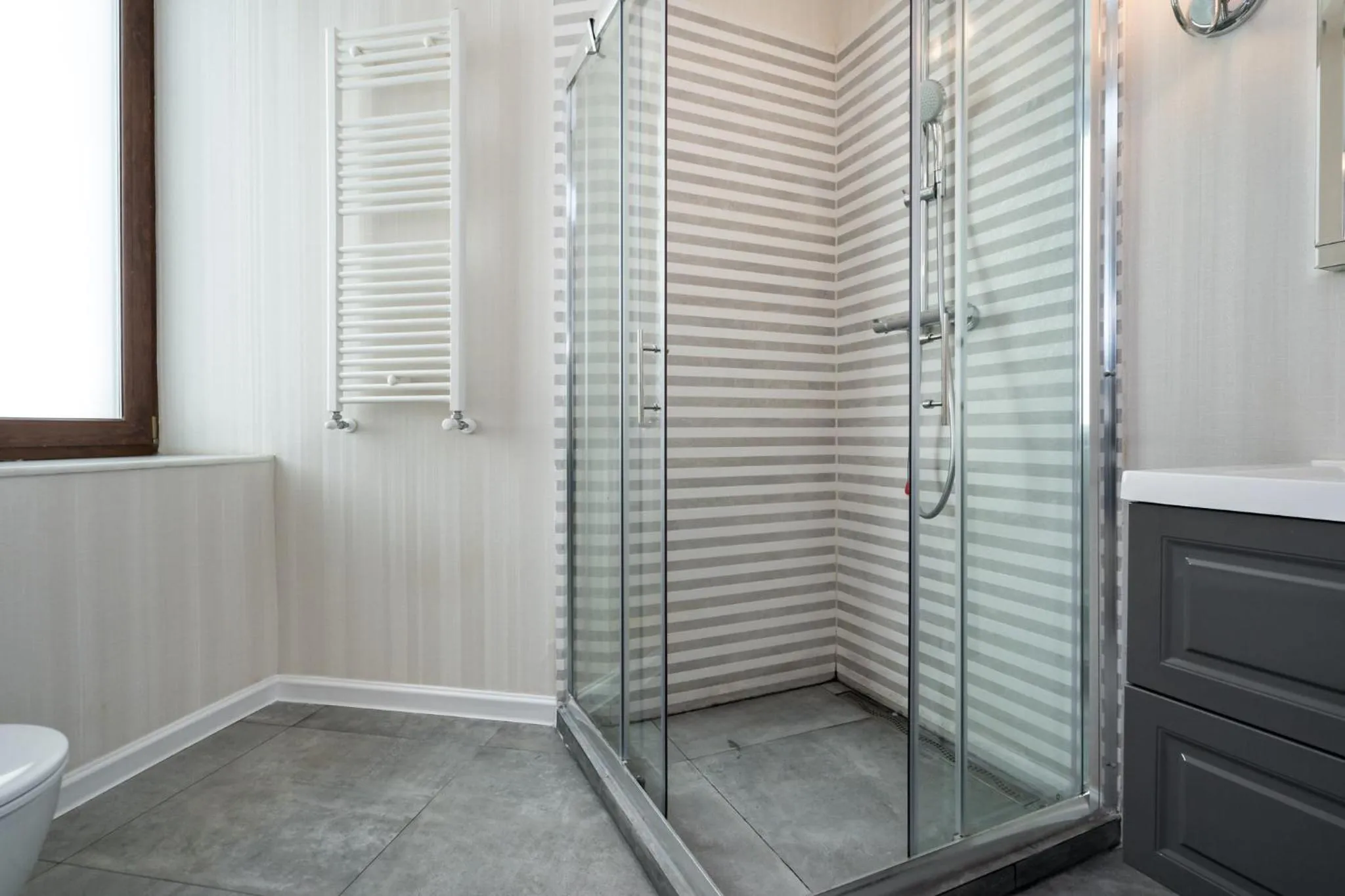 Shower in HIGHLINE DOWNTOWN ApartHotel OLDTOWN UNIRII SQUARE