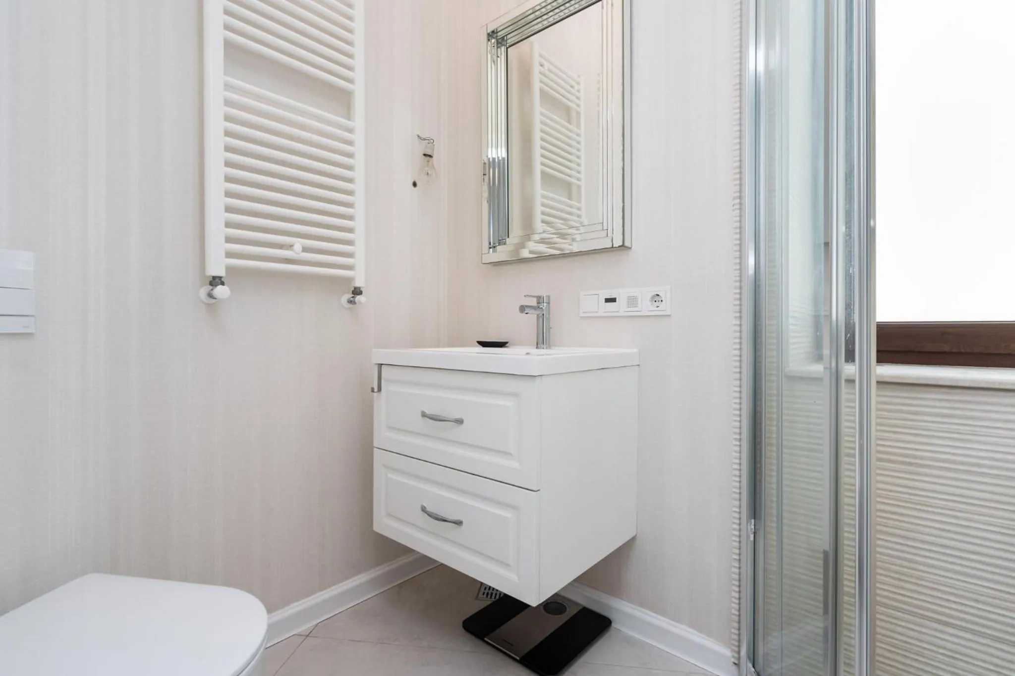 Shower in HIGHLINE DOWNTOWN ApartHotel OLDTOWN UNIRII SQUARE