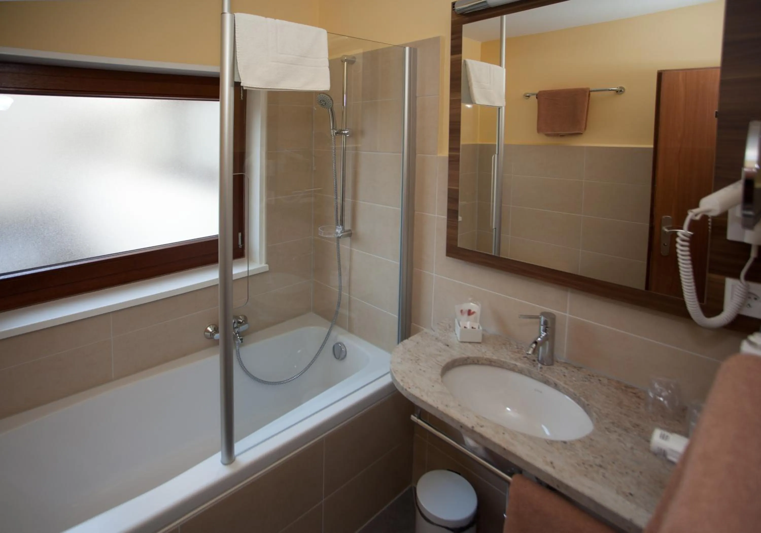 Bathroom in Hotel Knaus am Hafen