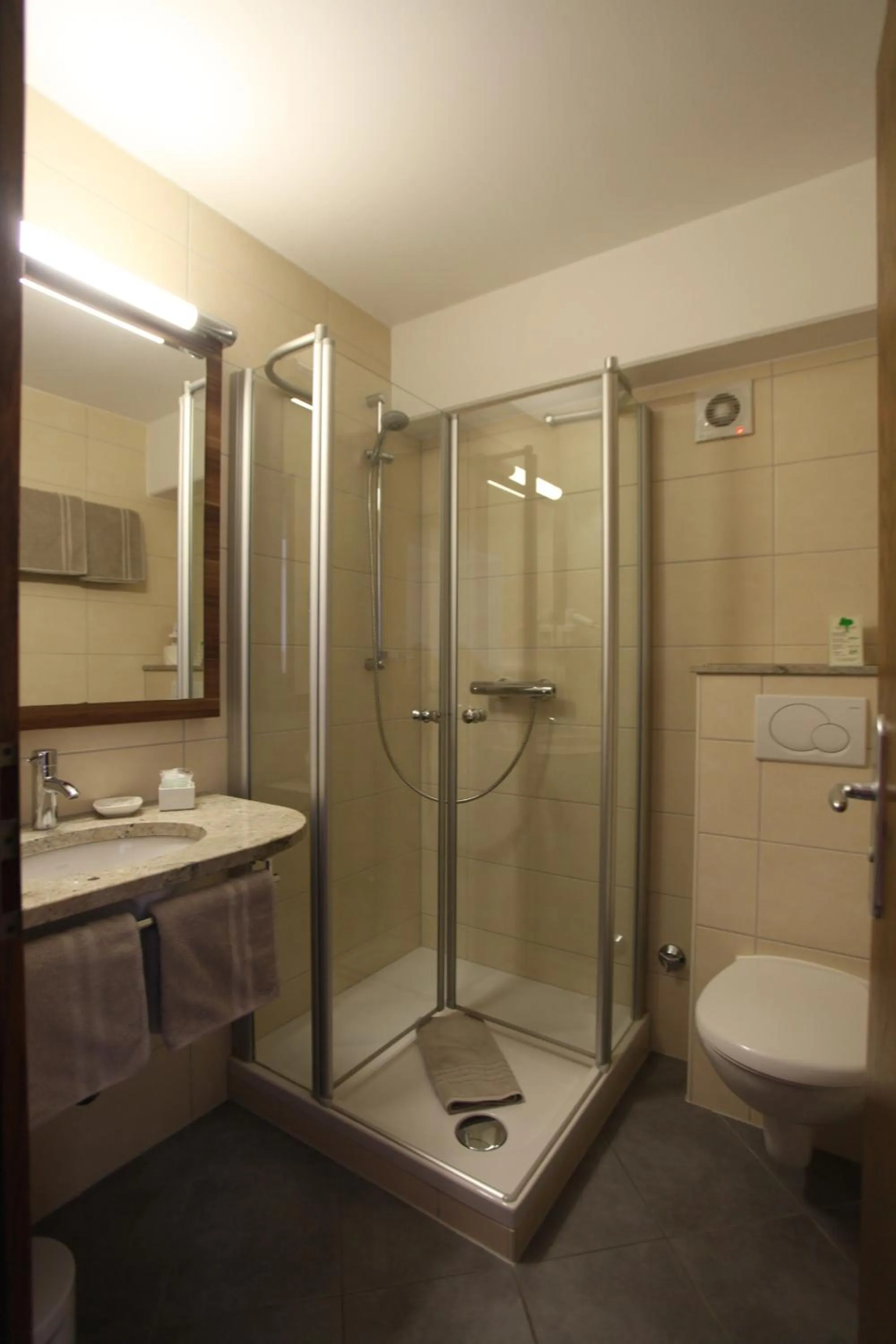 Bathroom in Hotel Knaus am Hafen