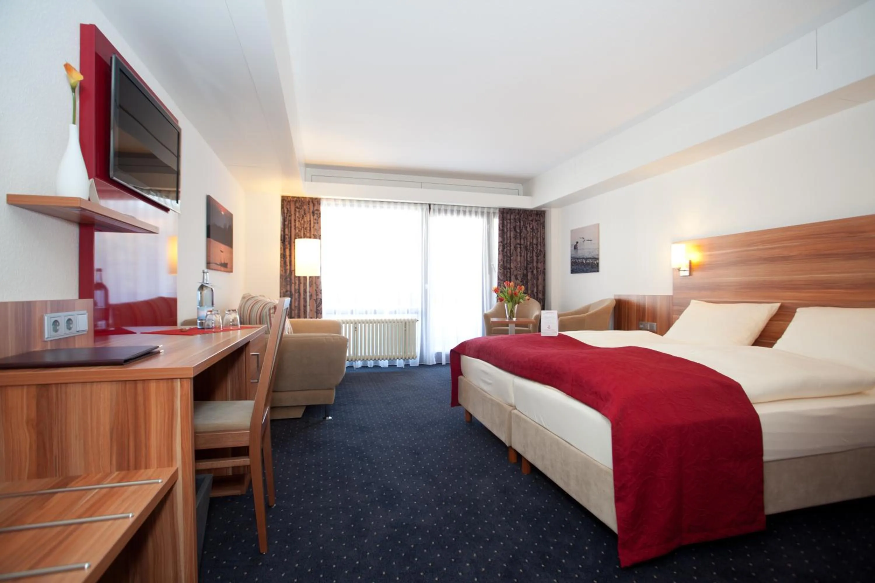 Photo of the whole room, Bed in Hotel Knaus am Hafen