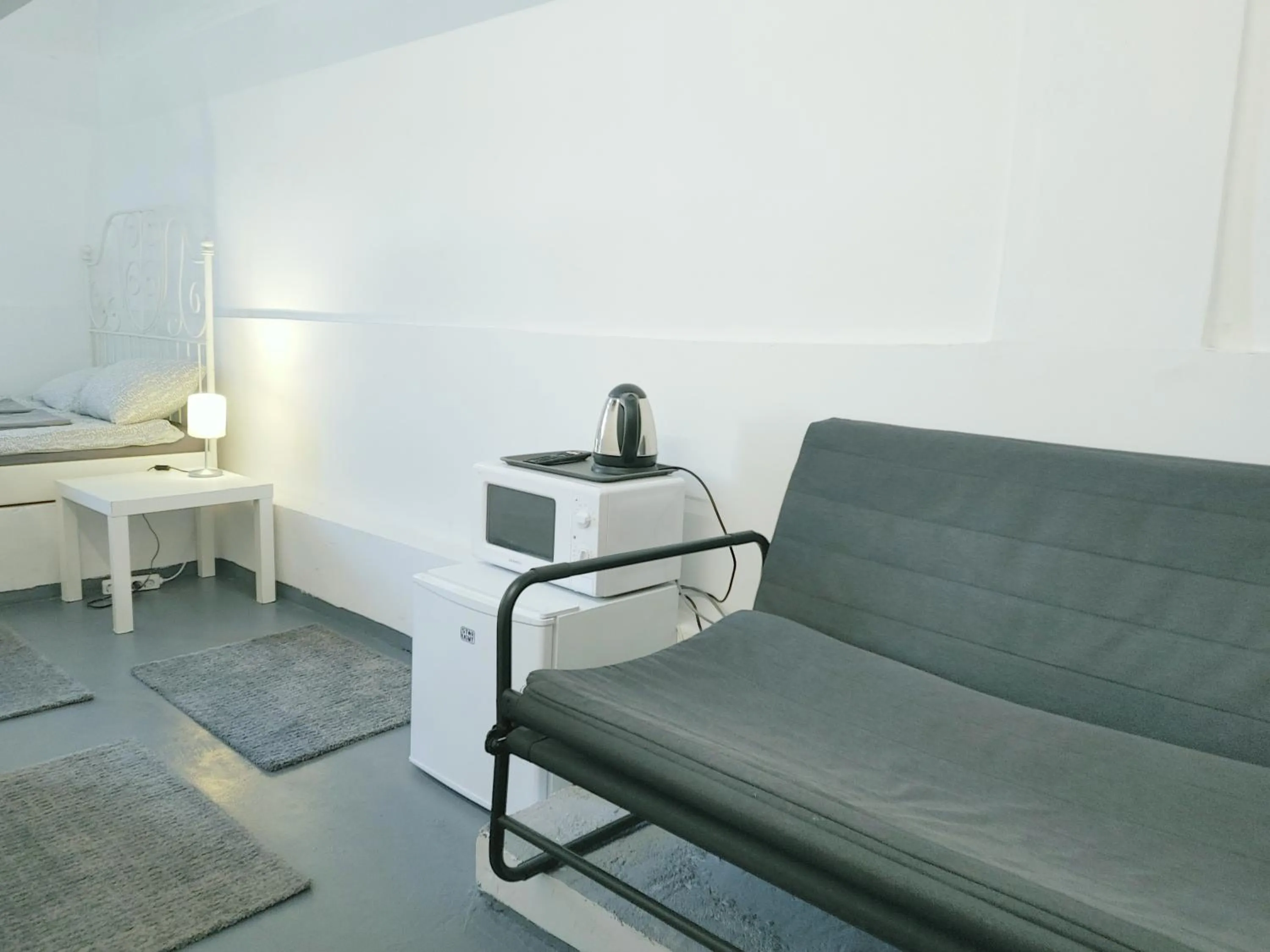 Photo of the whole room in Sleepover City Center GuestRooms