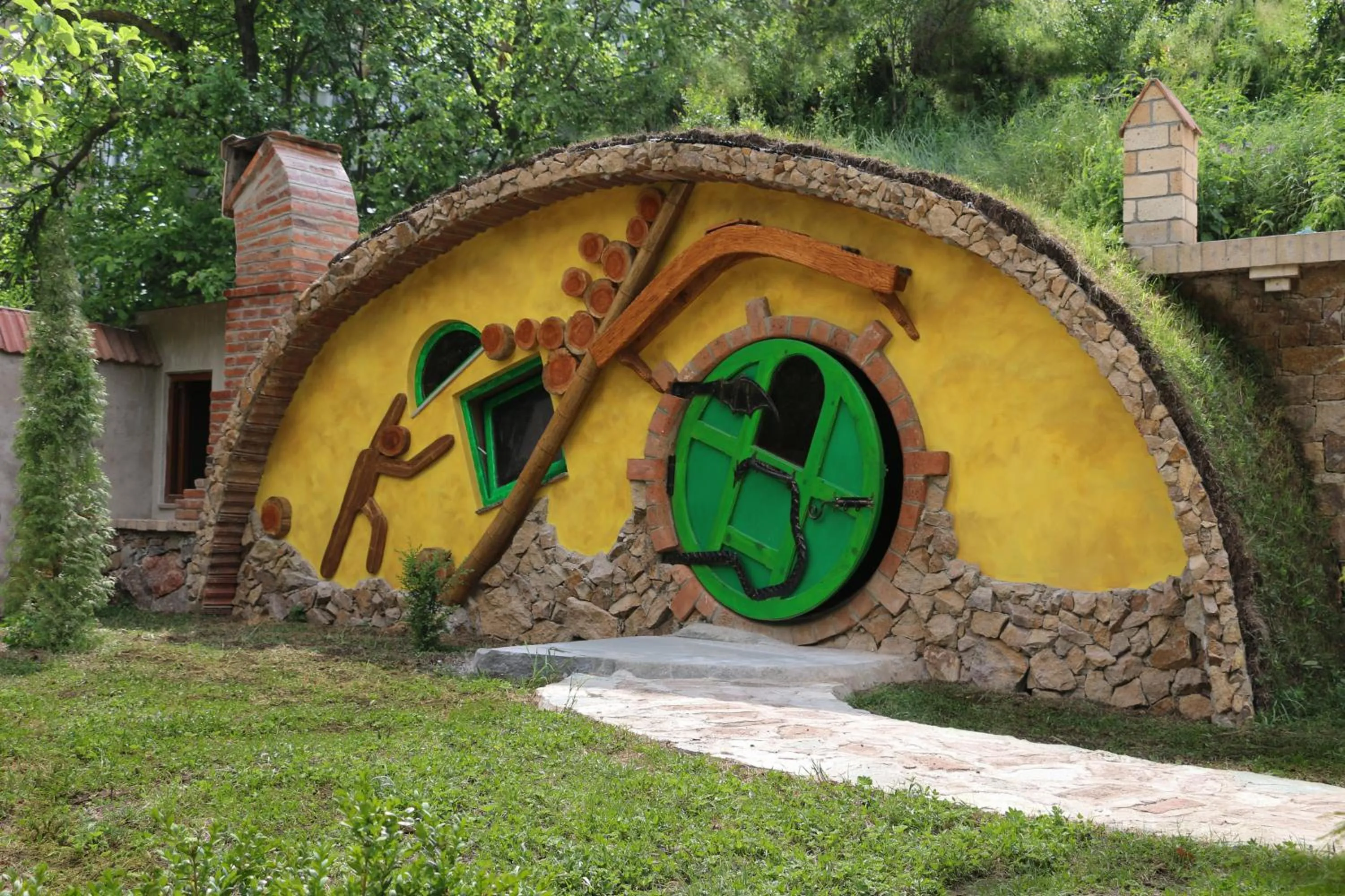 Facade/entrance in Cozy House