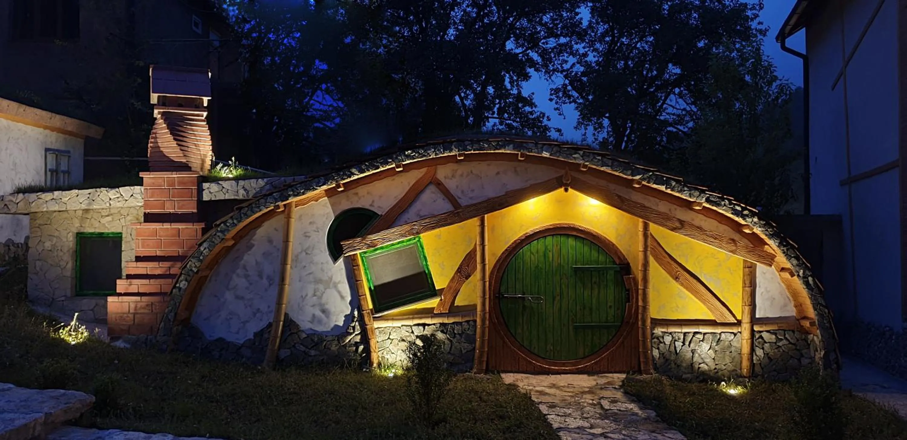 Facade/entrance in Cozy House