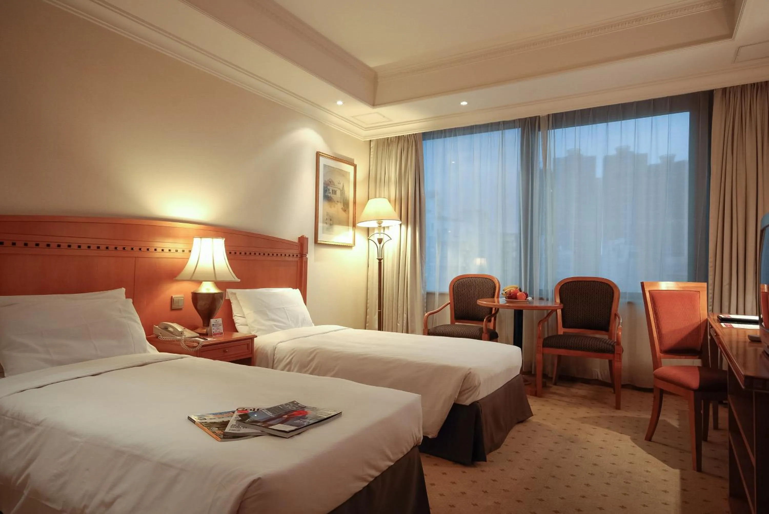 Photo of the whole room, Bed in BEST WESTERN PLUS Hotel Hong Kong