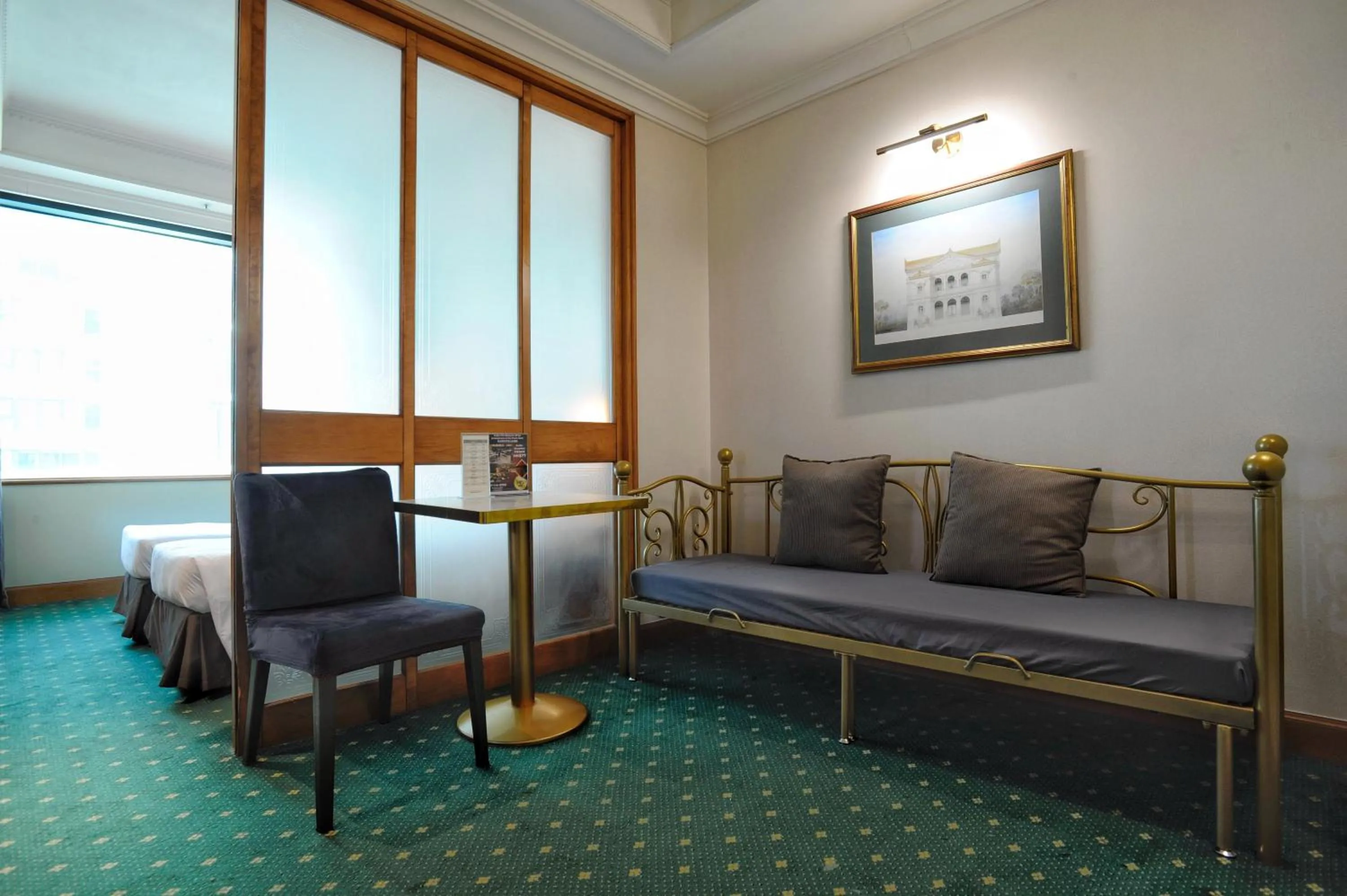 Living room in BEST WESTERN PLUS Hotel Hong Kong