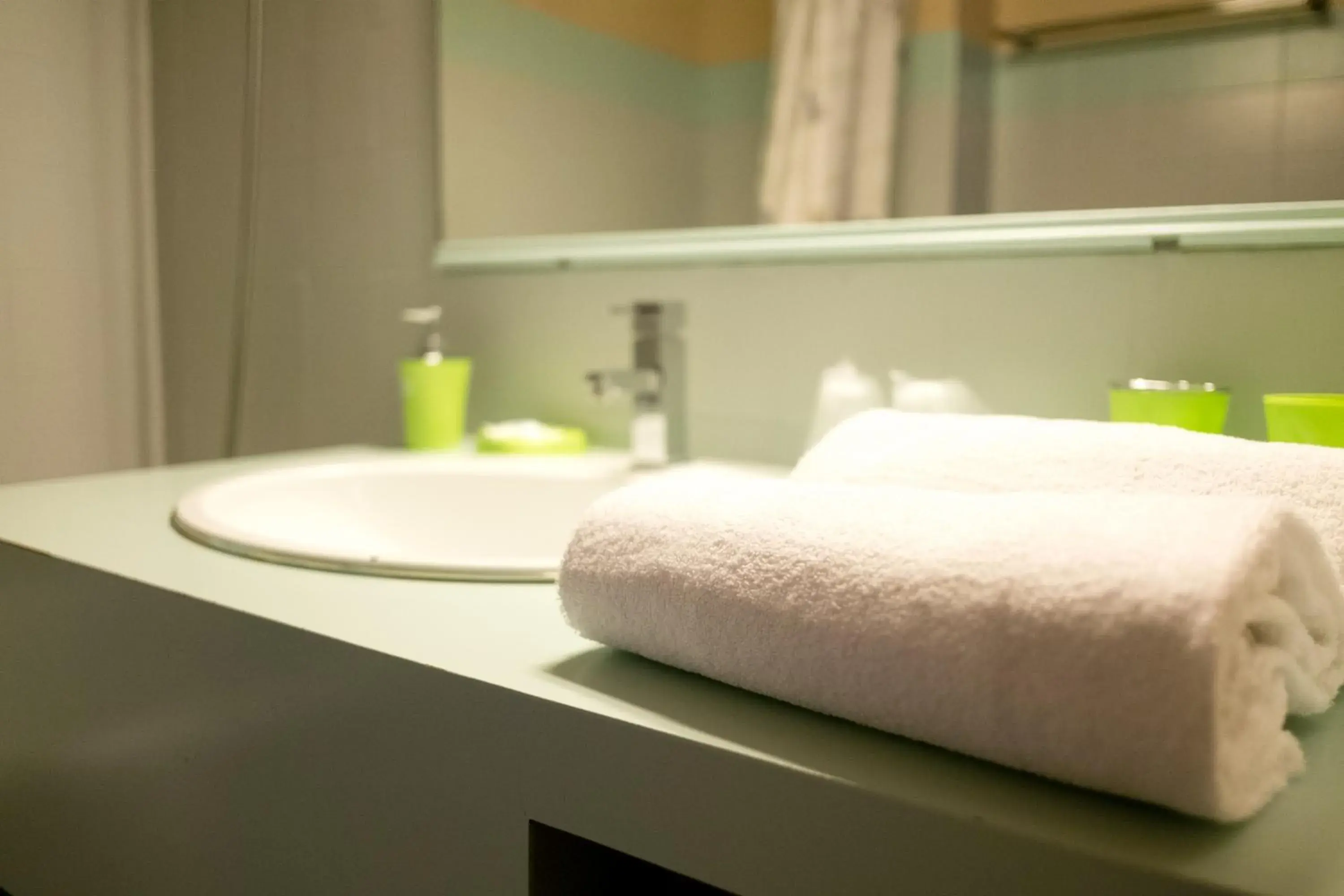 Standard Double Room with Bath in Hôtel des Dunes Noirmoutier Standard Double Room with Bath in Hôtel des Dunes Noirmoutier