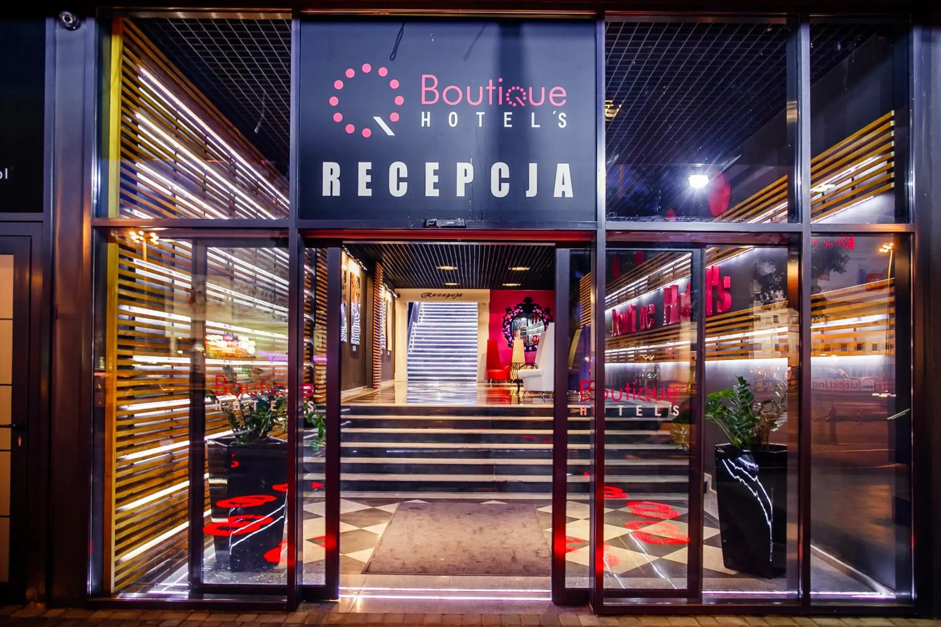 Facade/entrance in Boutique Hotel's III Piłsudskiego Facade/entrance in Boutique Hotel's III Piłsudskiego