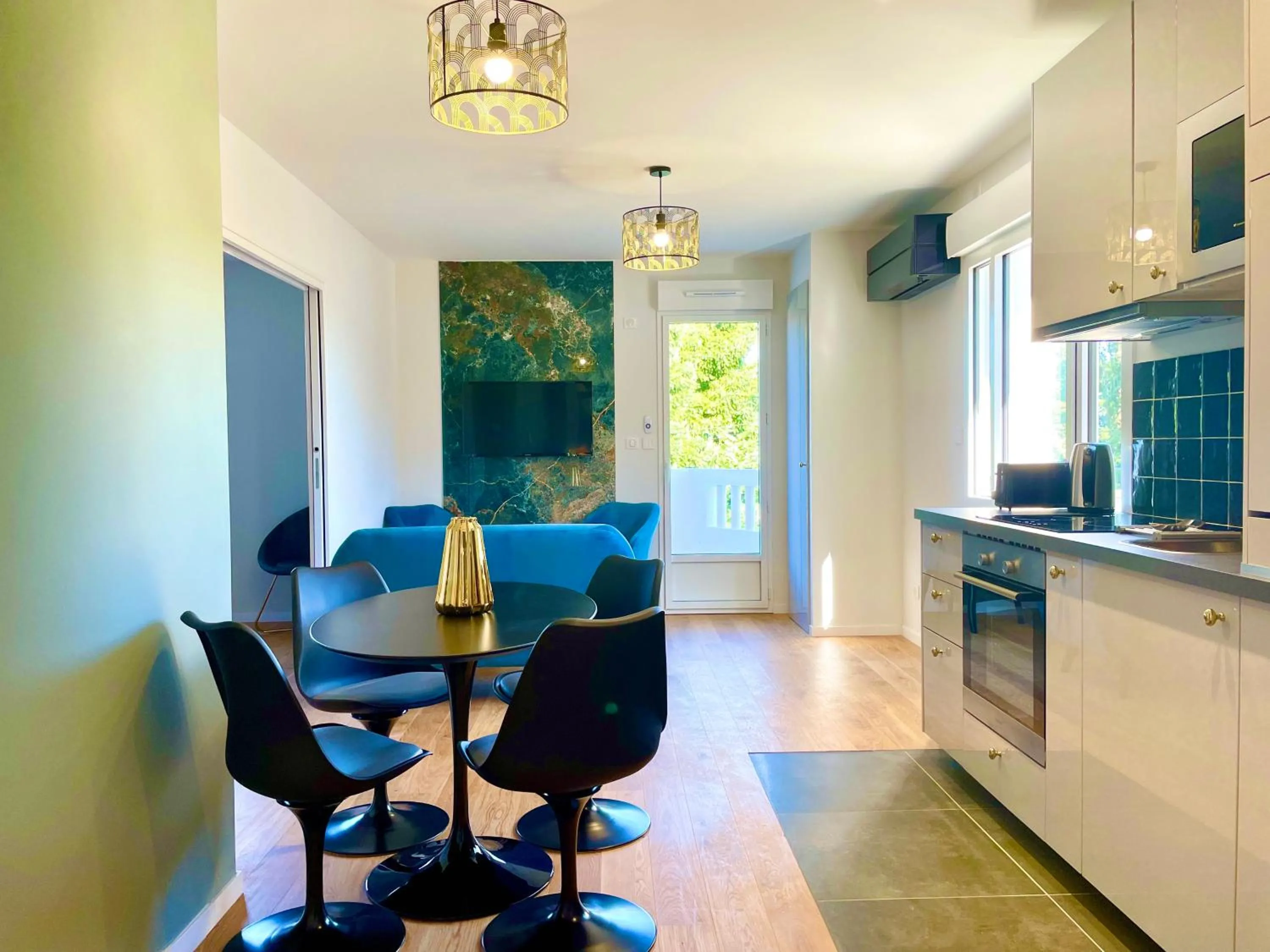 Apartment with Terrace in Villa Elisa M