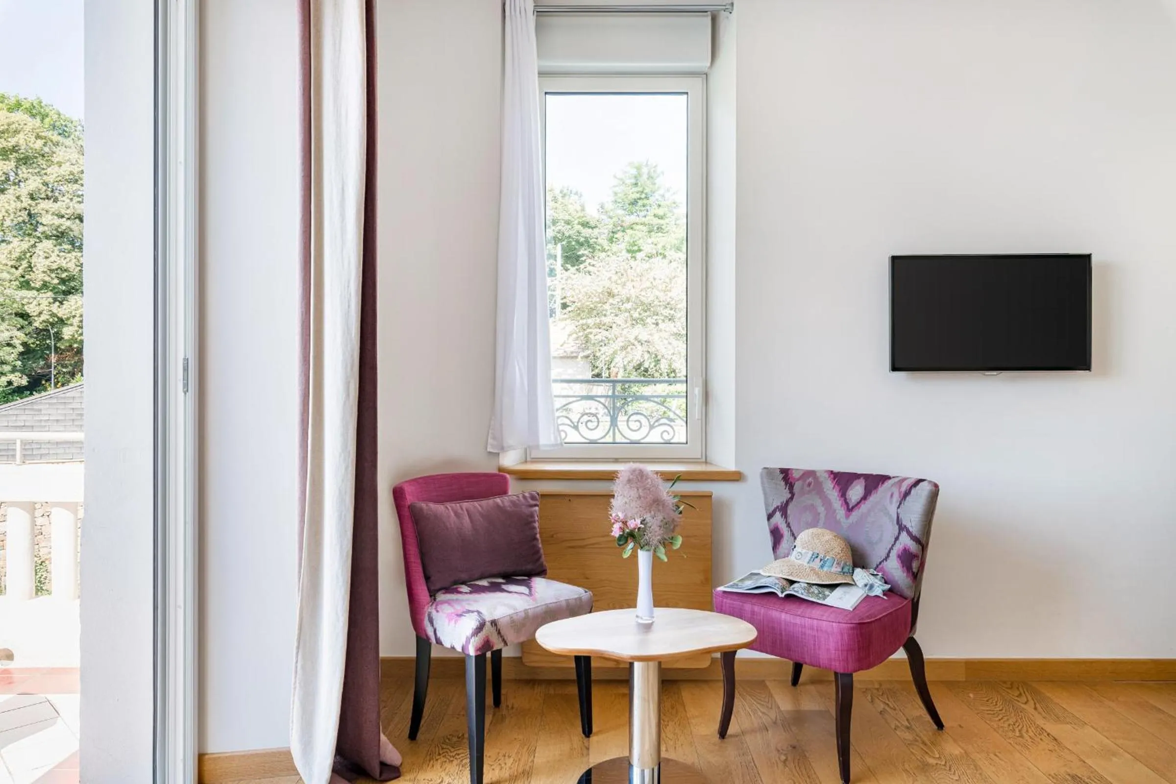 Deluxe Double Room with Balcony in Villa Elisa M