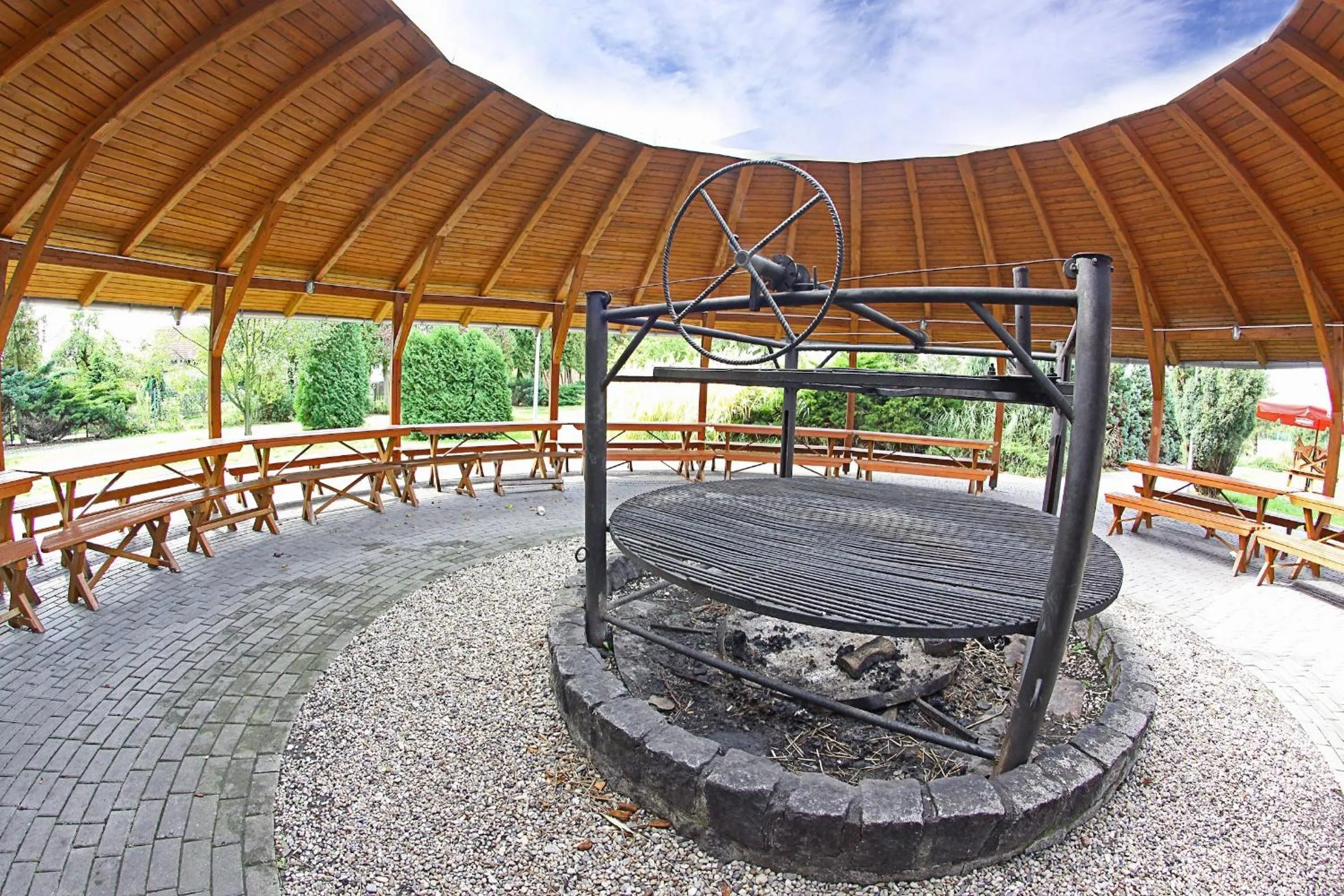 BBQ facilities in Hotel Nad Stawem