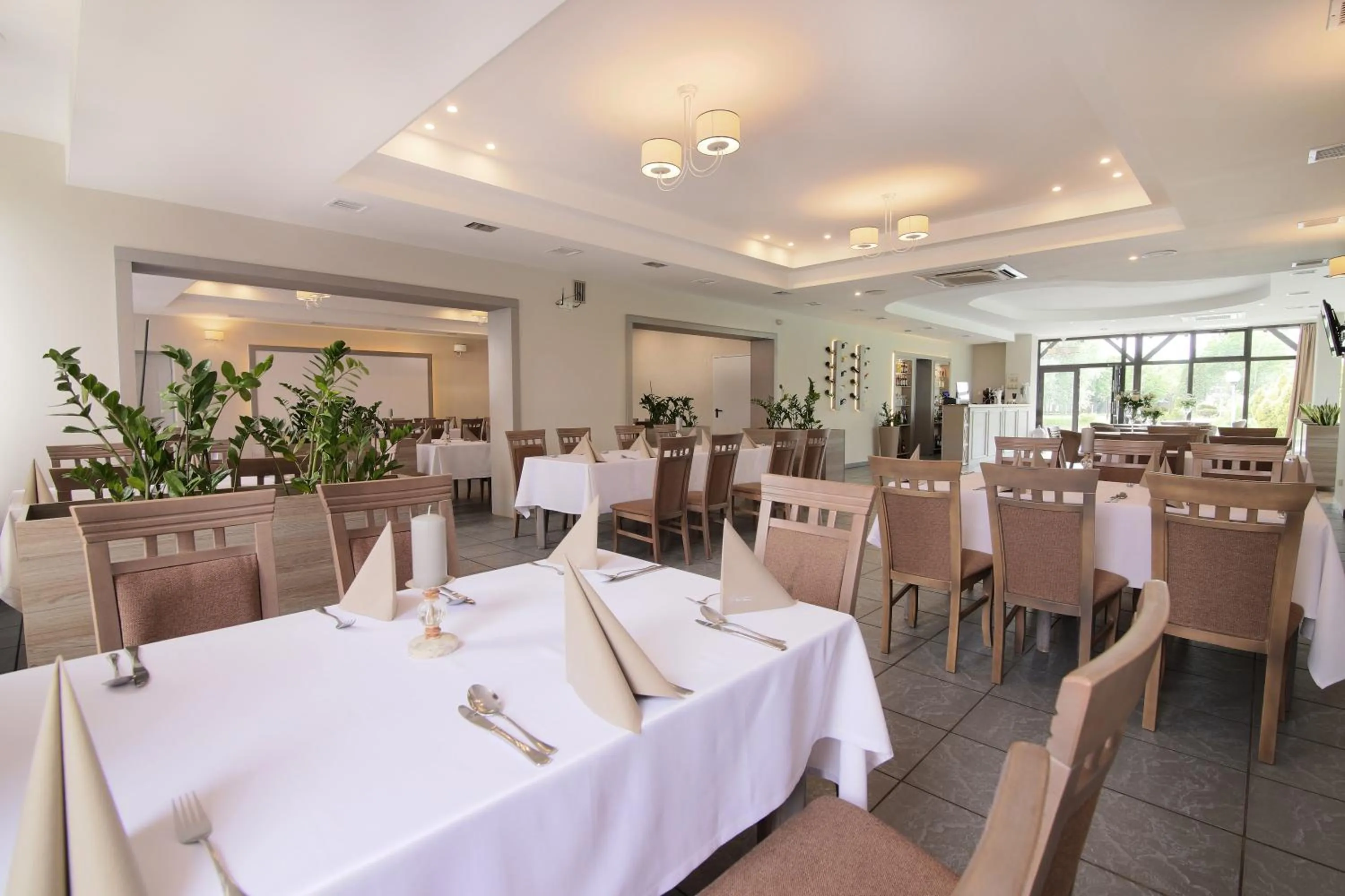 Restaurant/places to eat in Hotel Nad Stawem