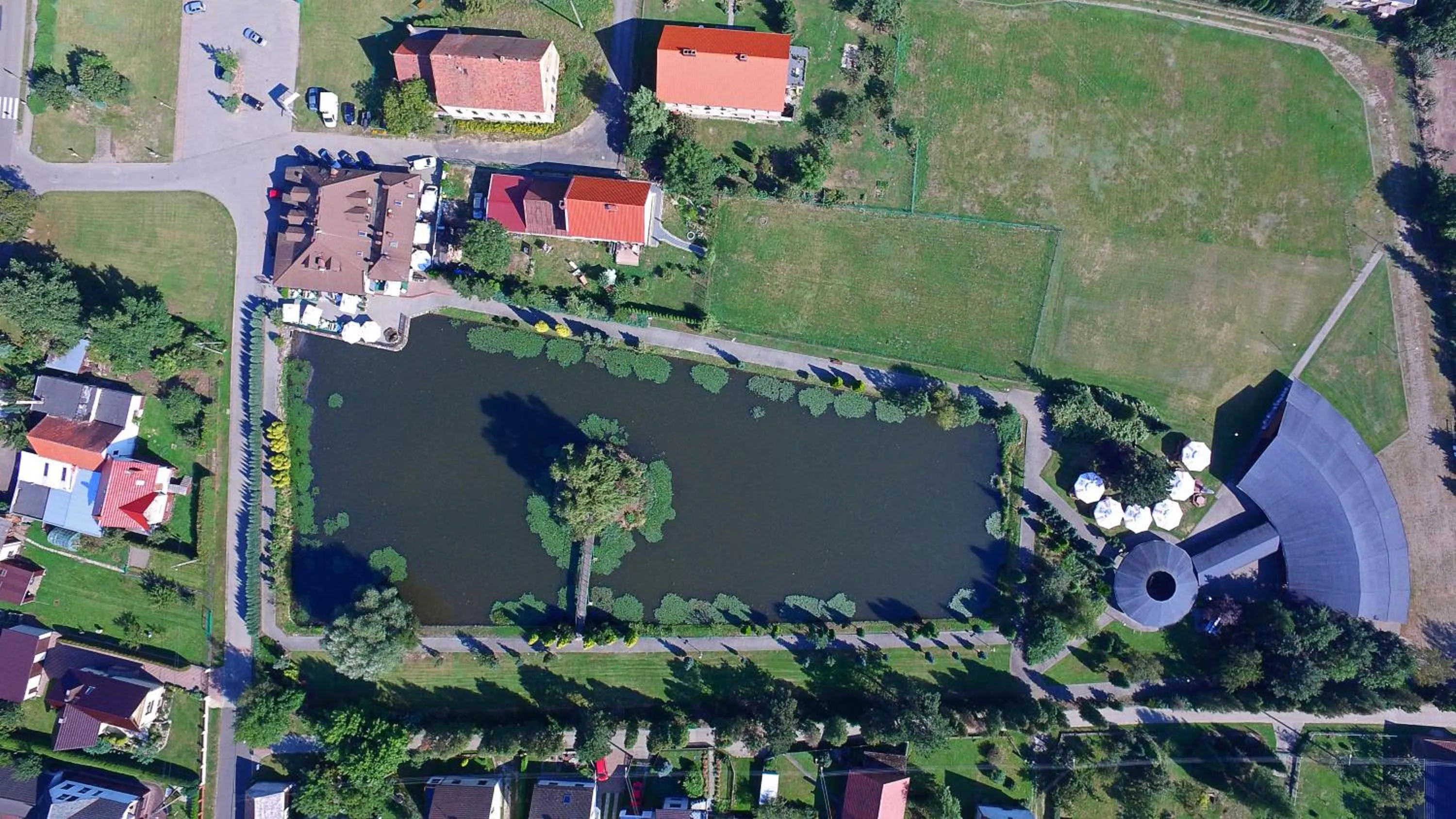 Restaurant/places to eat in Hotel Nad Stawem