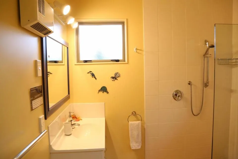 Bathroom in Gems Seaside Lodge