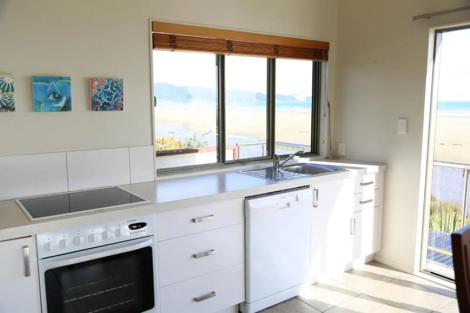 Kitchen or kitchenette in Gems Seaside Lodge