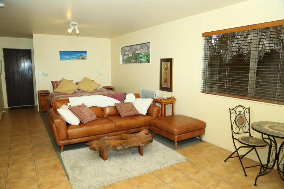 Photo of the whole room in Gems Seaside Lodge