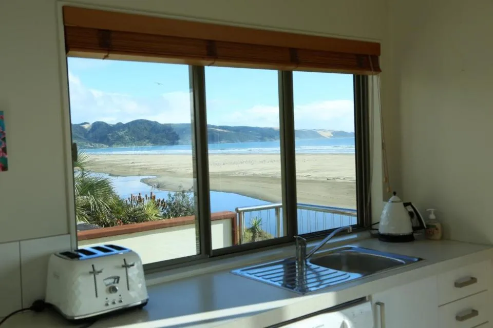 Kitchen or kitchenette in Gems Seaside Lodge