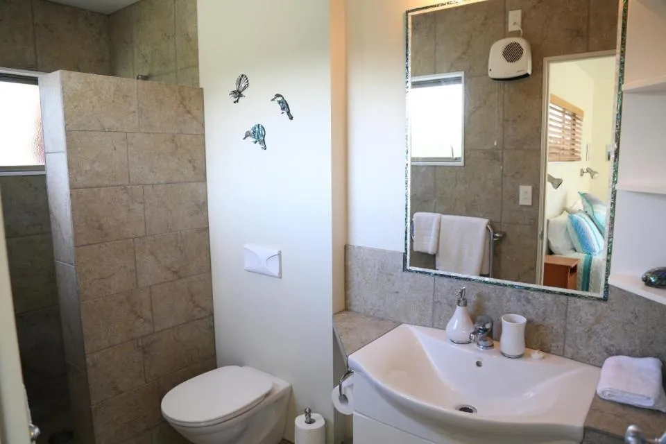 Bathroom in Gems Seaside Lodge