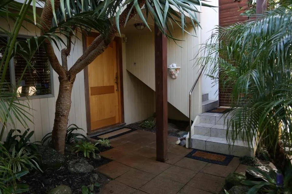 Facade/entrance in Gems Seaside Lodge