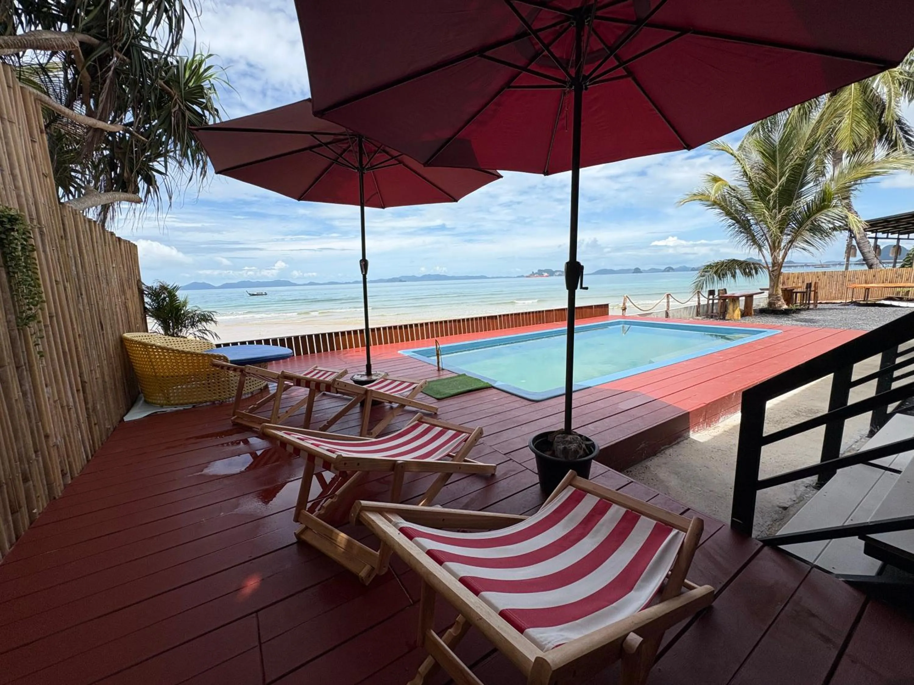 Swimming pool in Bliss Resort Krabi