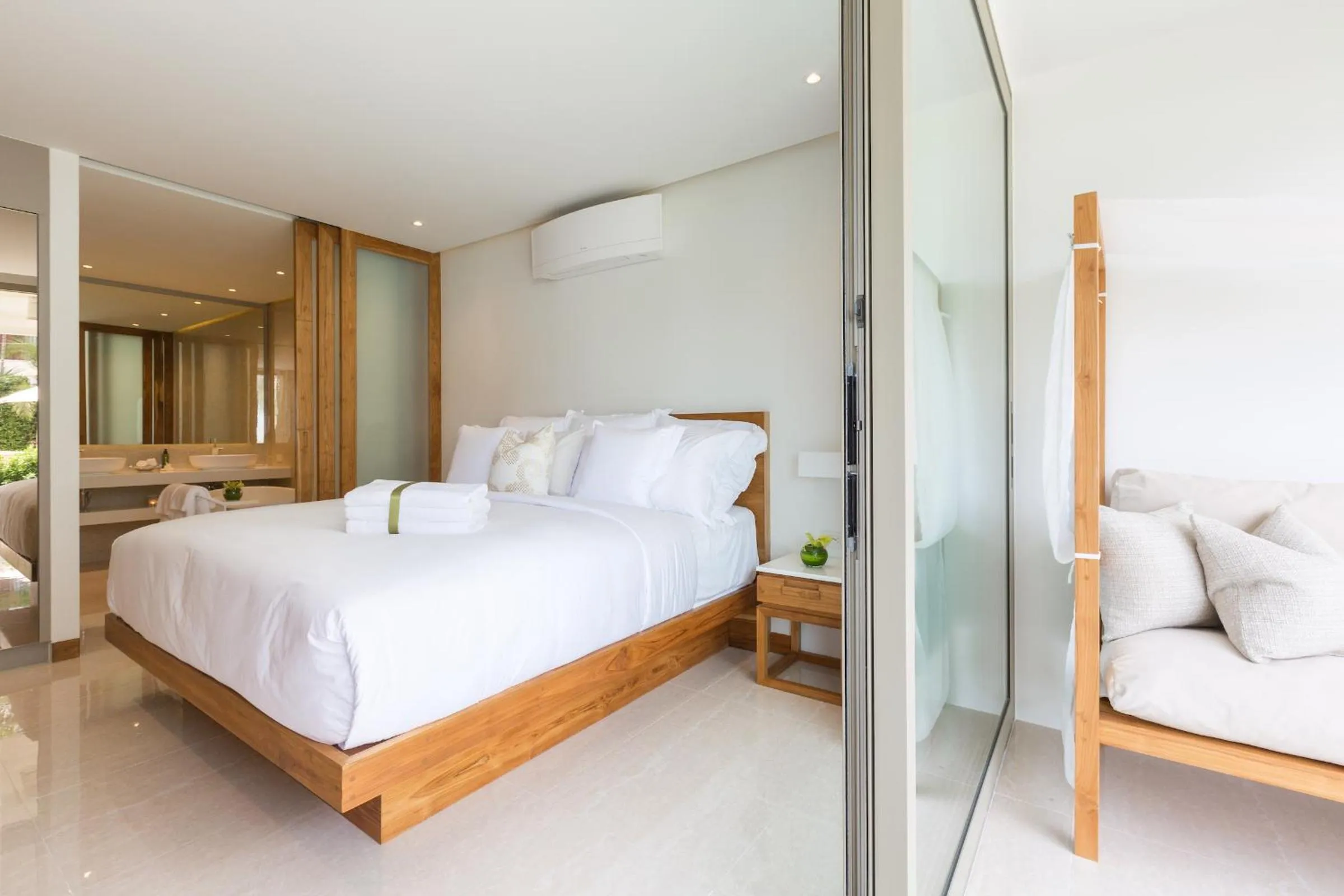 Bed in Chi - The Residence