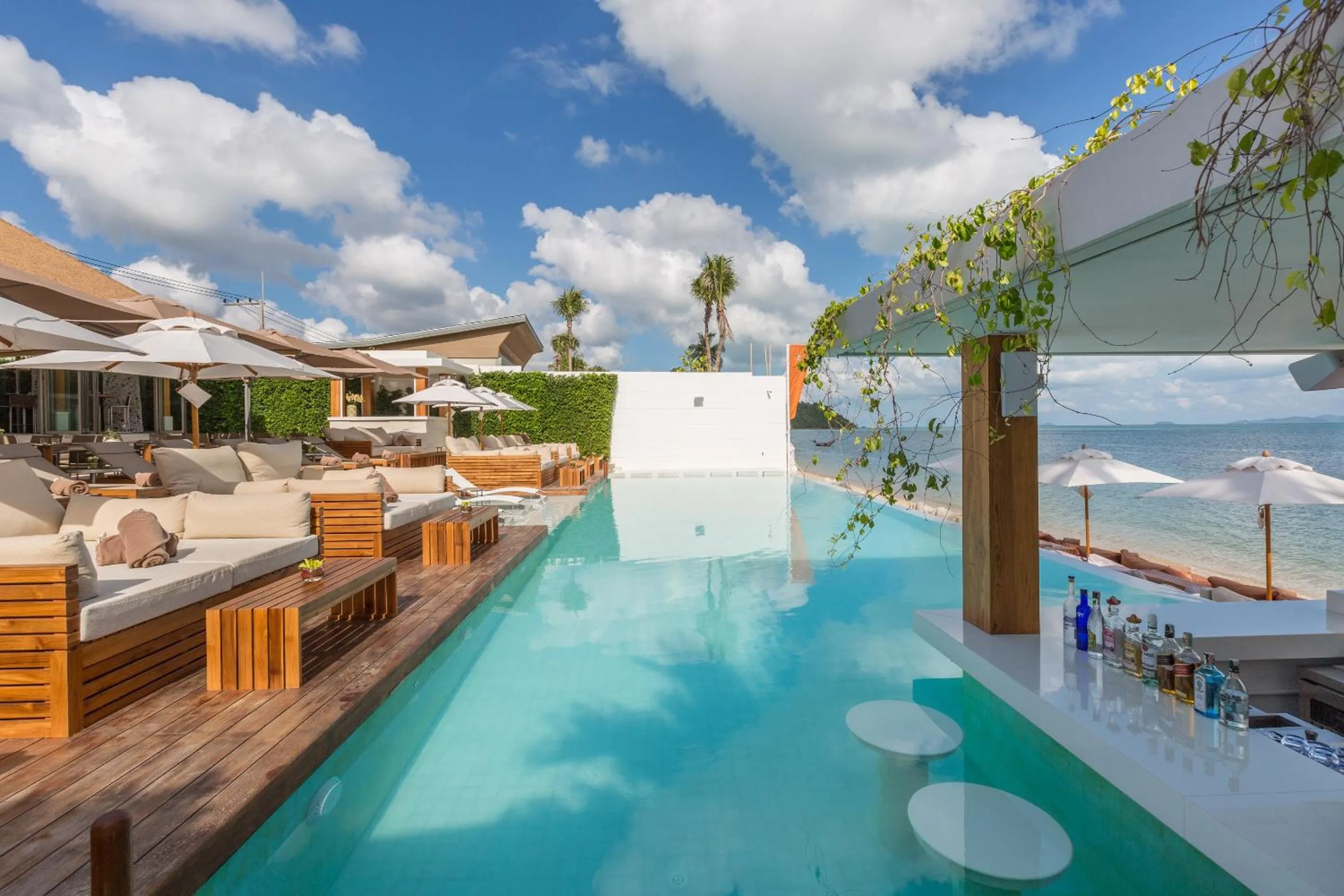 Restaurant/places to eat in Chi - The Residence