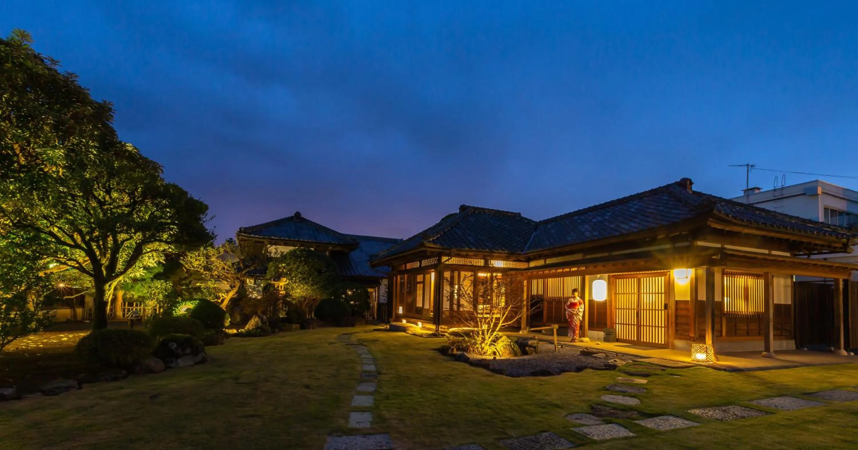 Property building in Iizukatei