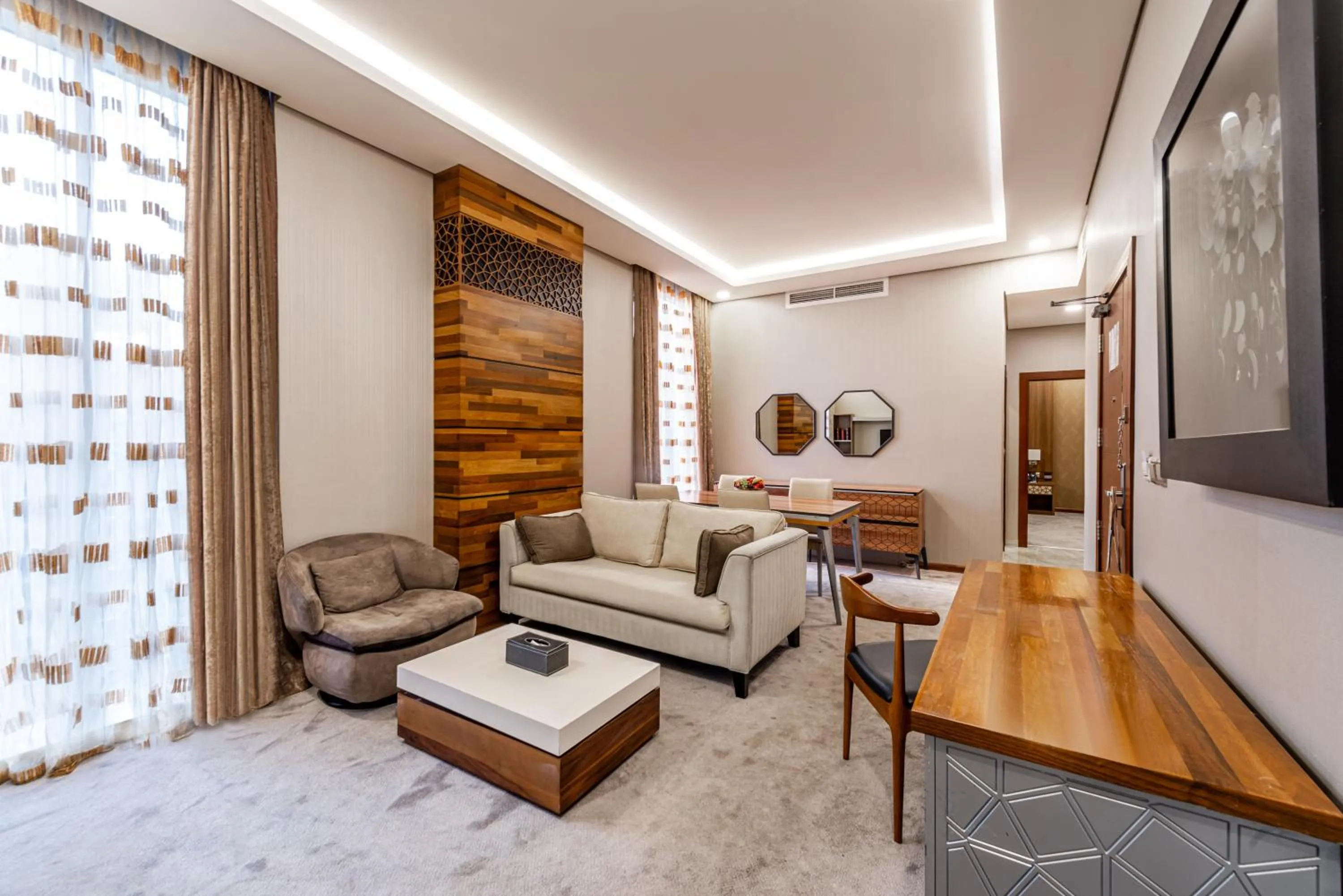 Crown Rose Al Sahafa Hotel