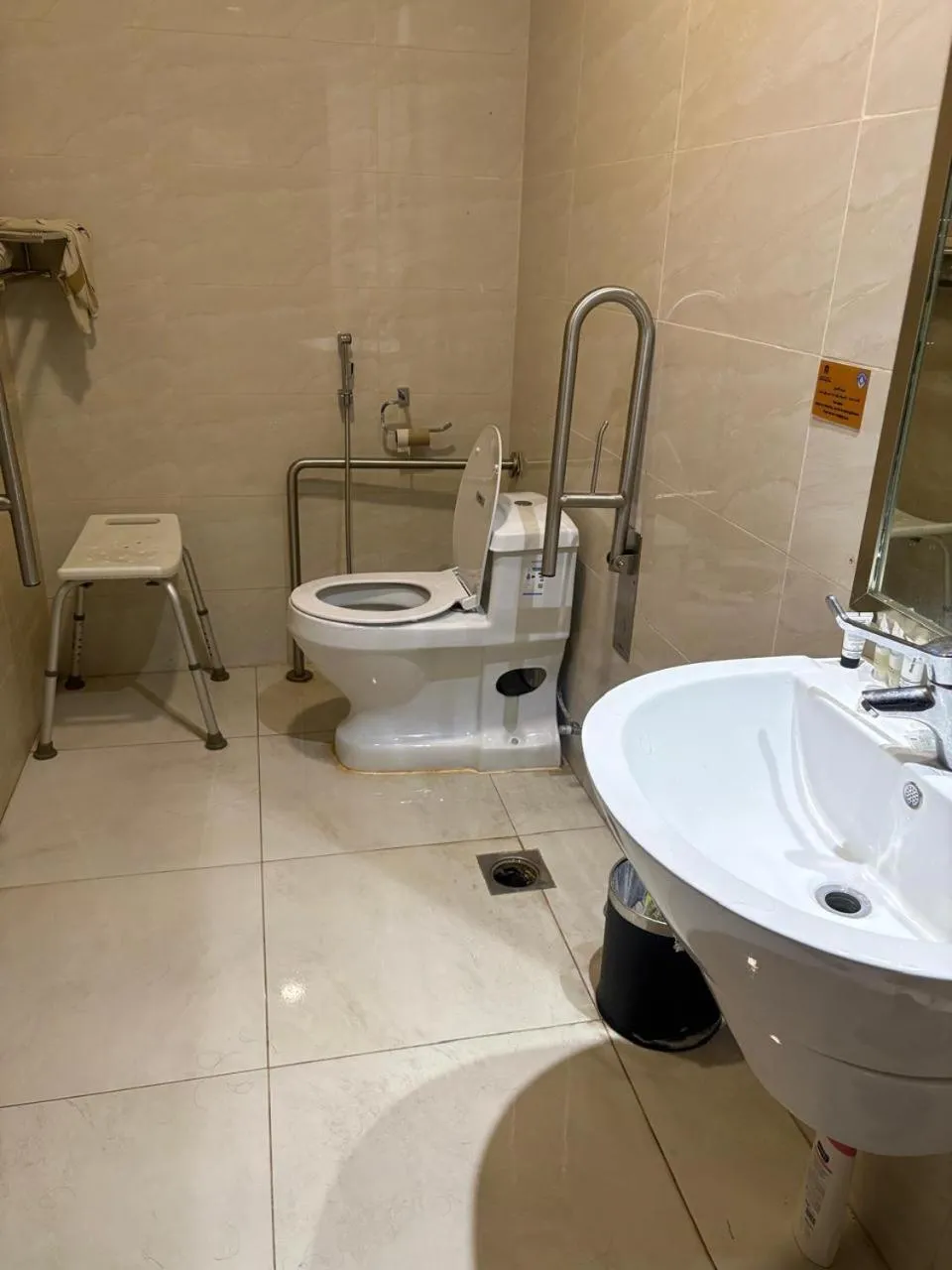 Crown Rose Al Sahafa Hotel