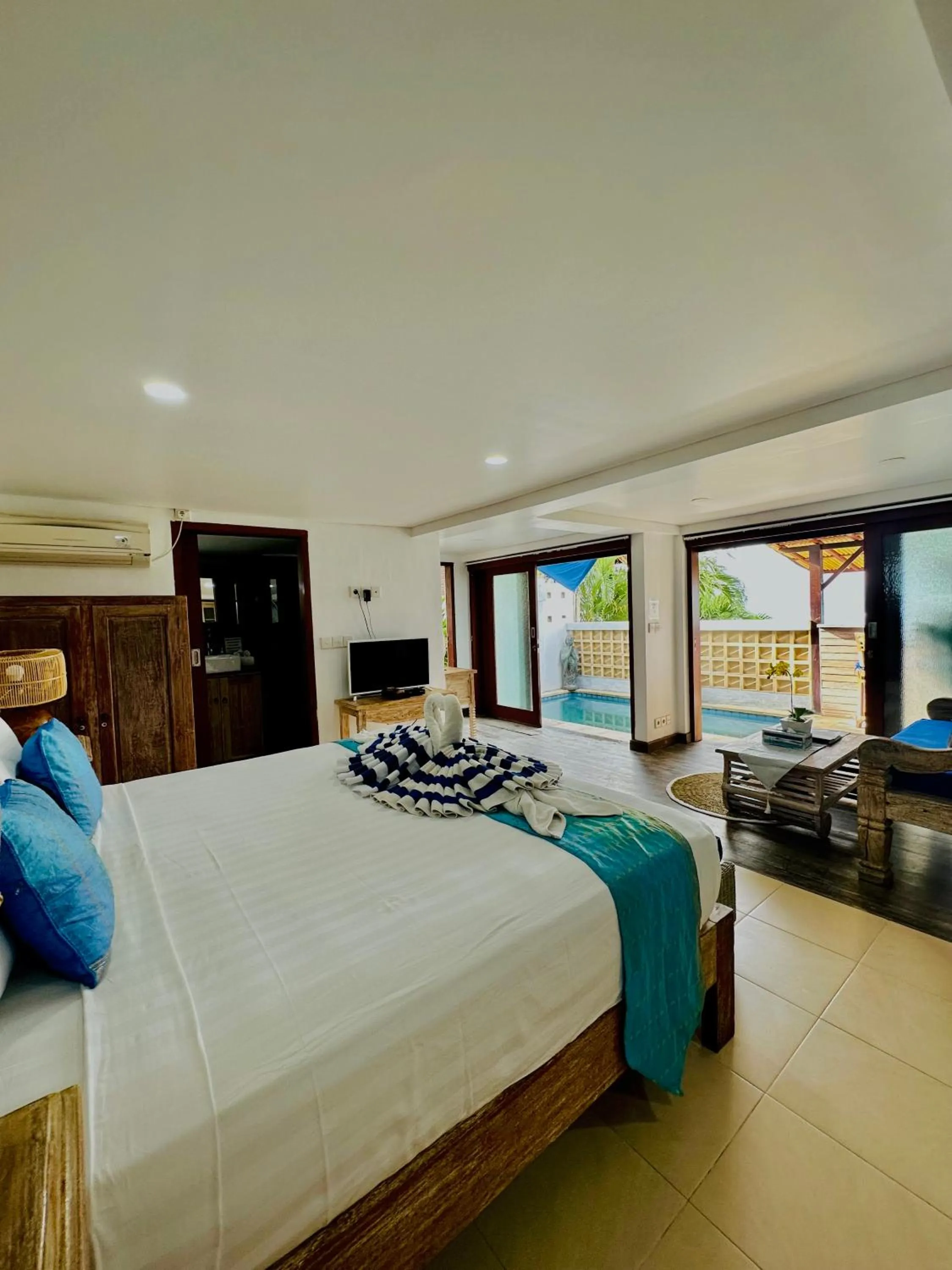 Bed in Lembongan Sanctuary Villas