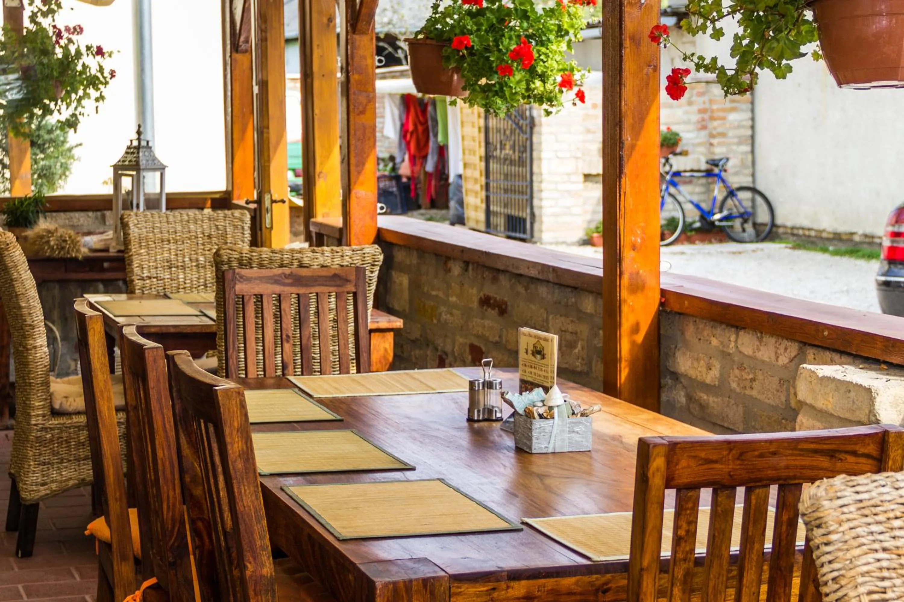 Balcony/Terrace in Ötösfogat Panzió
