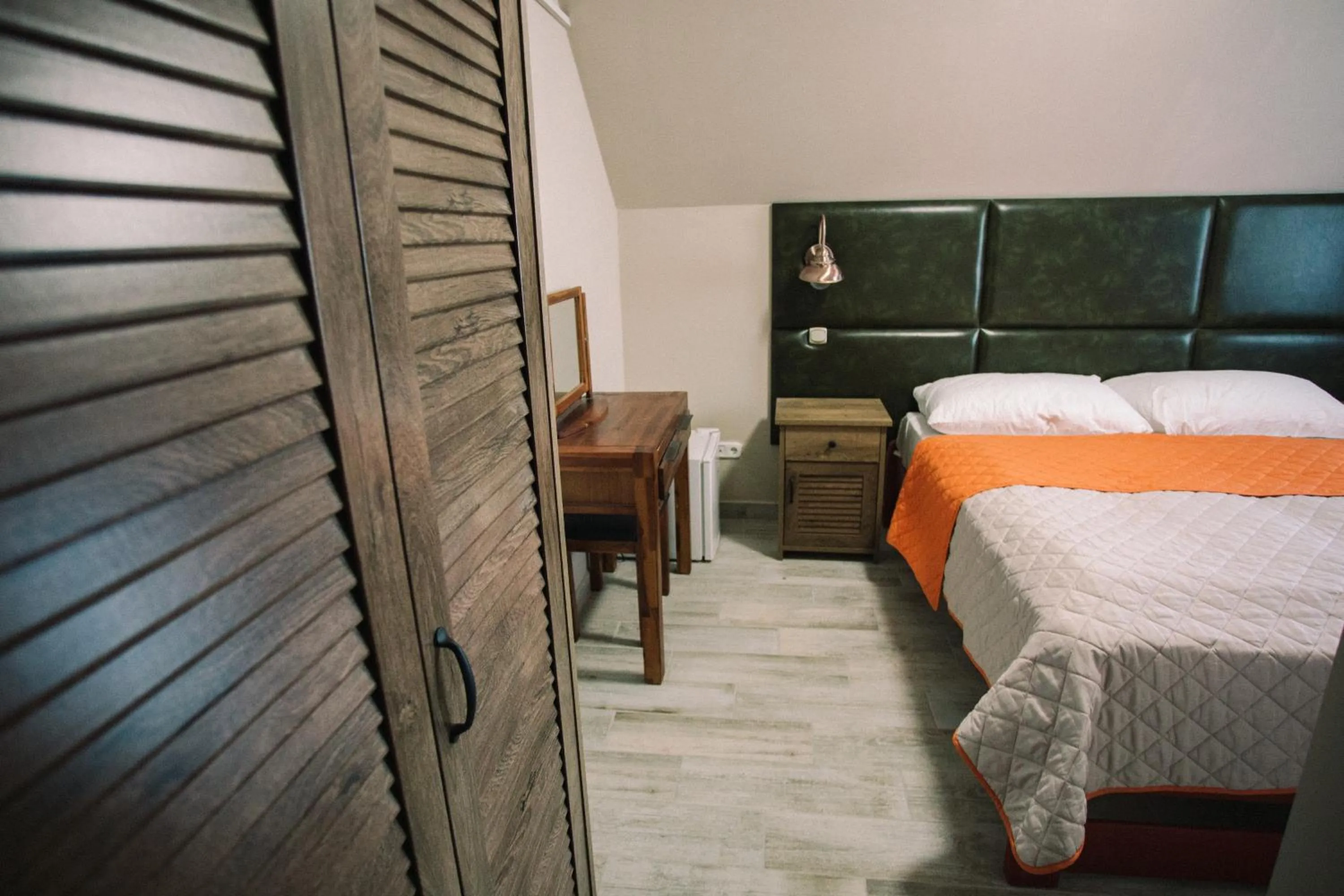 Bed in Ötösfogat Panzió