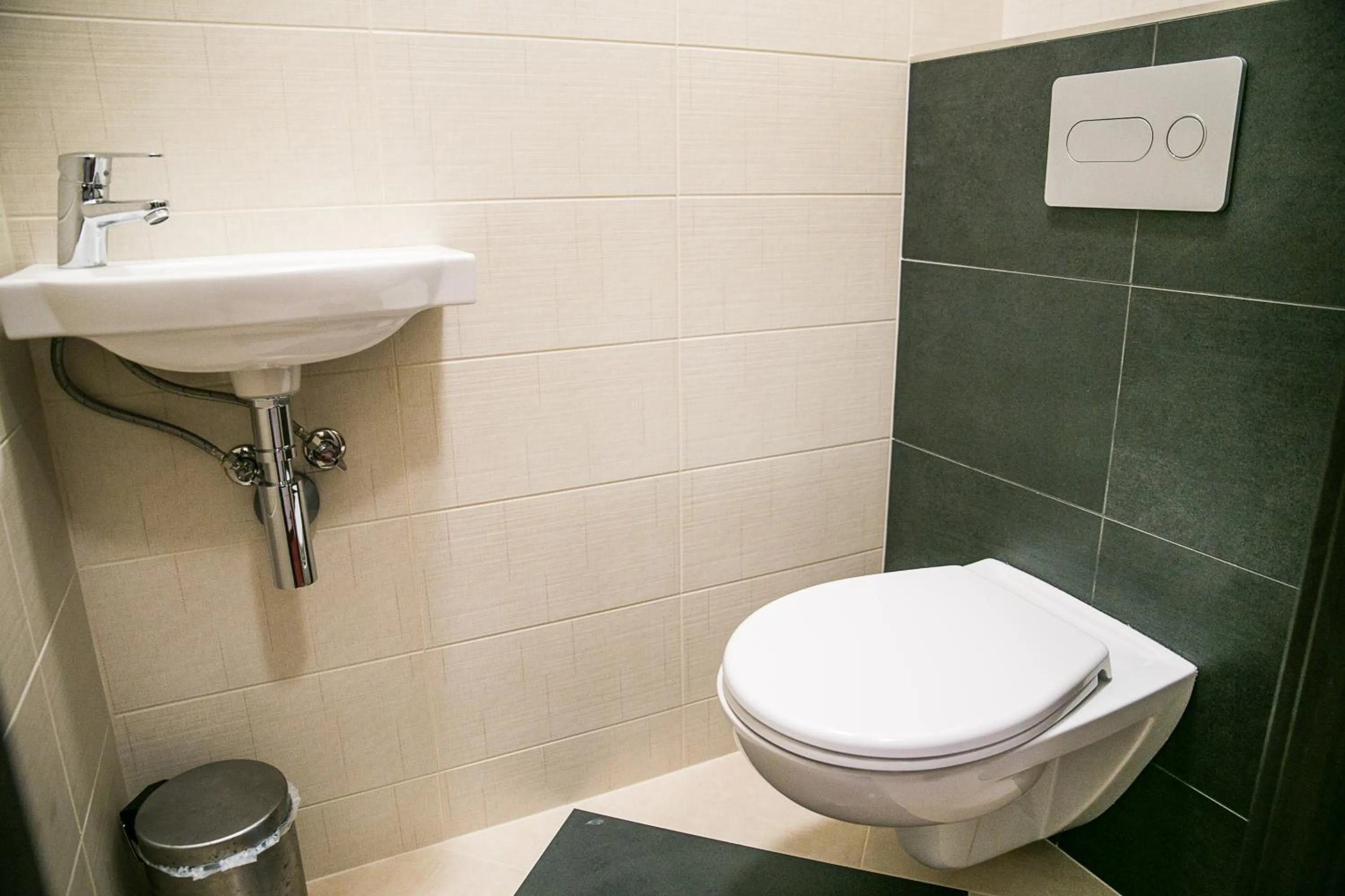 Toilet in Hotel Best