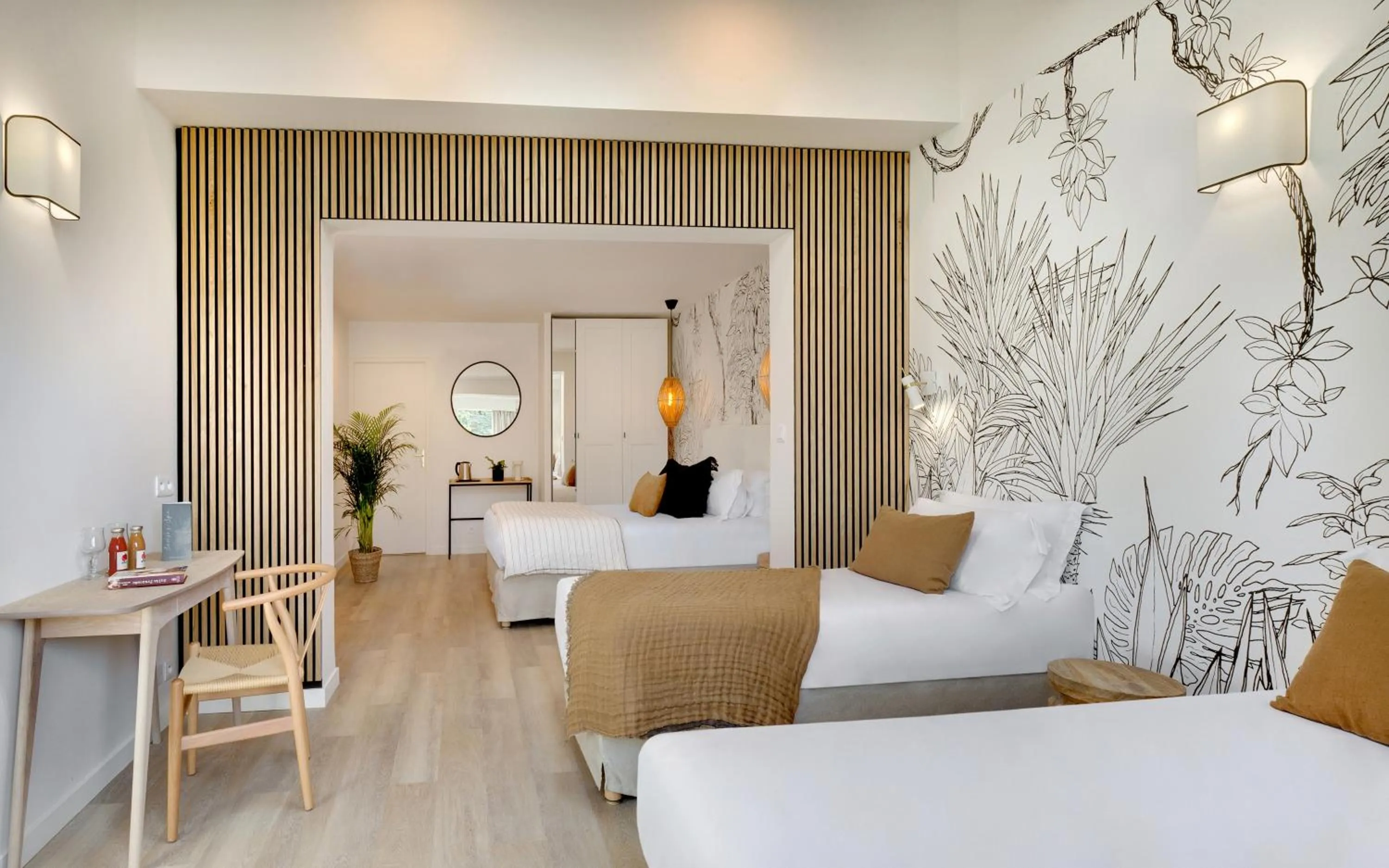 Photo of the whole room, Bed in Hôtel & Spa Les Mouettes